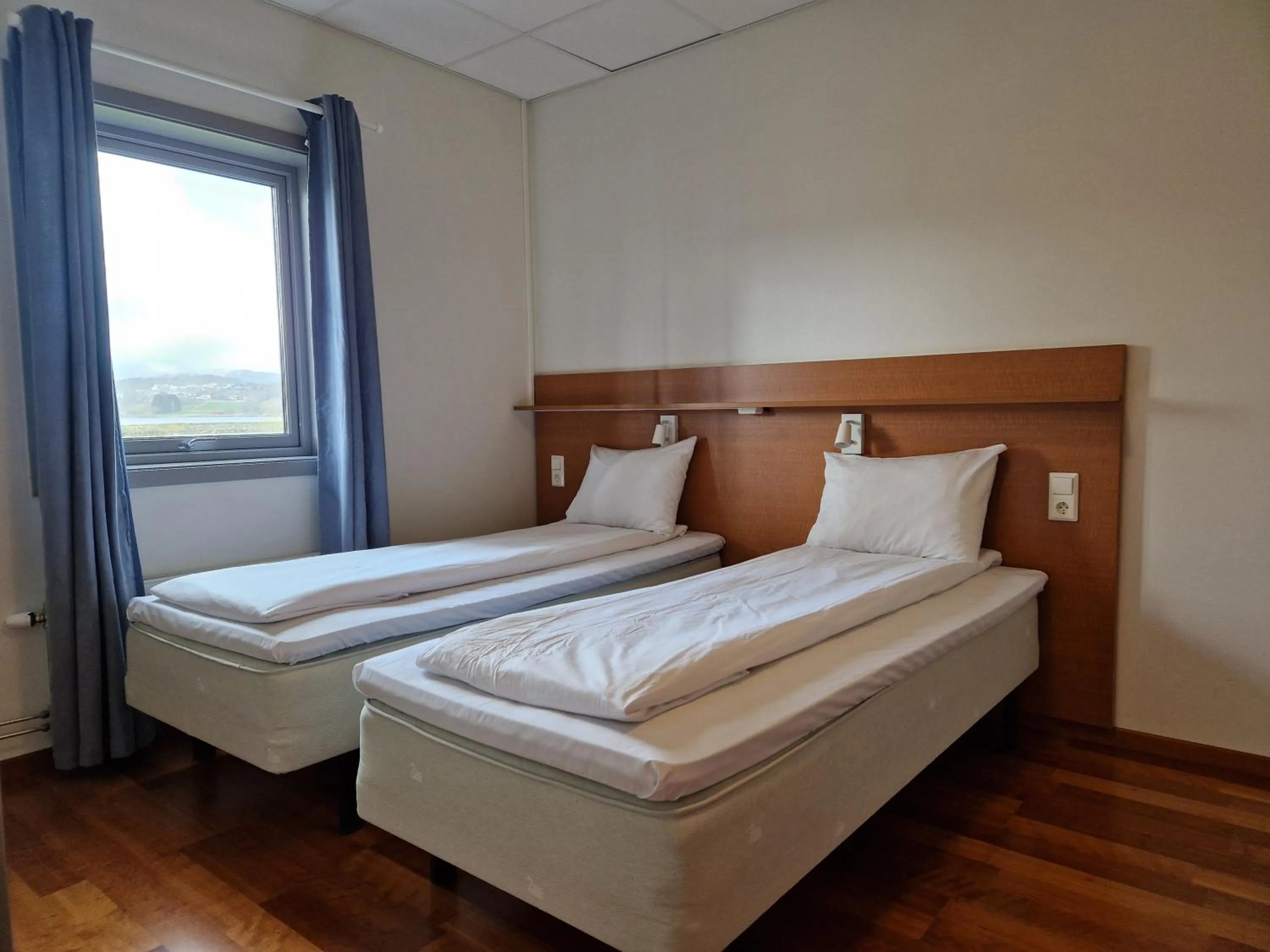 Bedroom, Bed in Bjugn Hotell