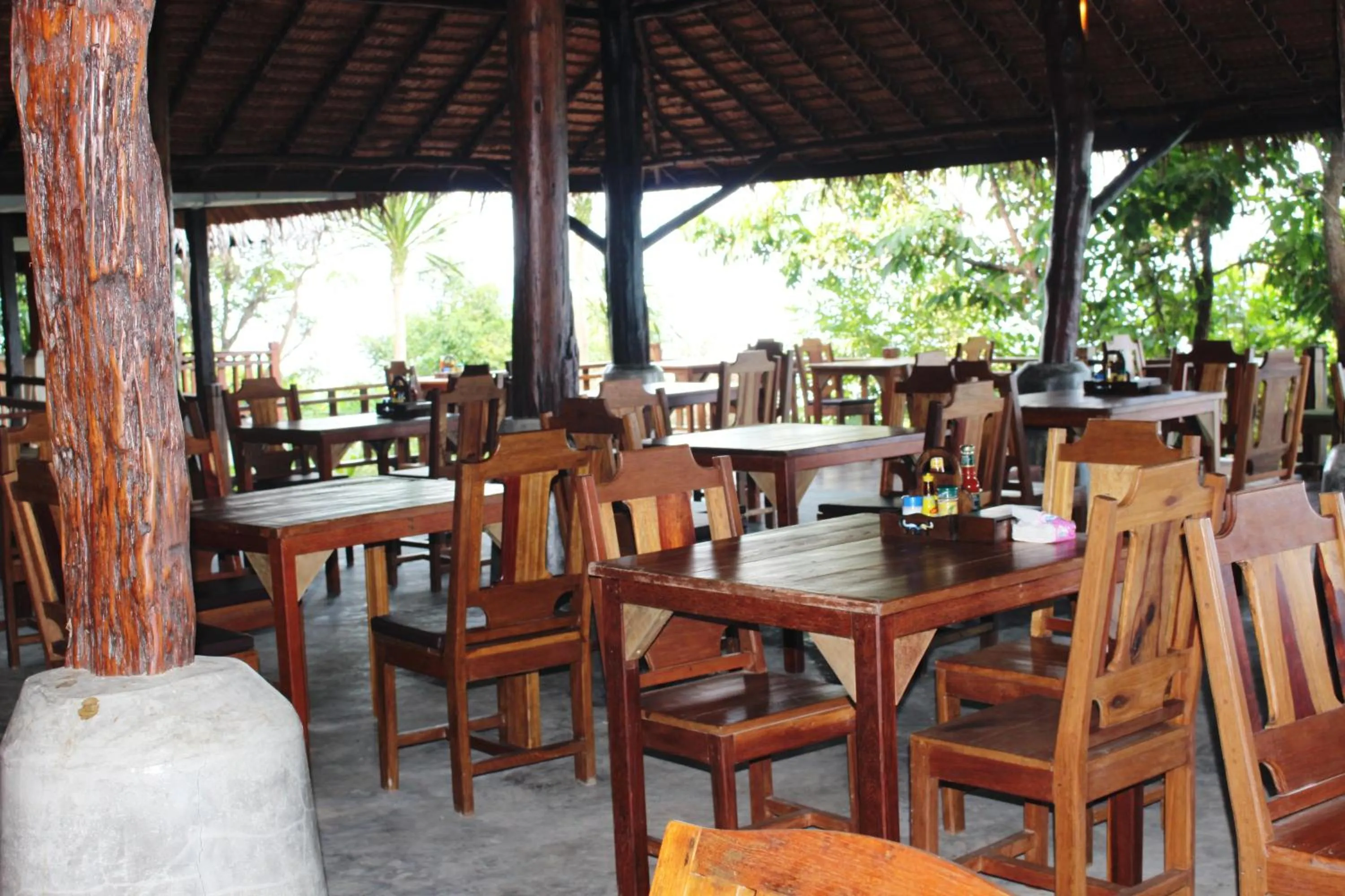 Restaurant/places to eat in Phi Phi Phu Chalet Resort