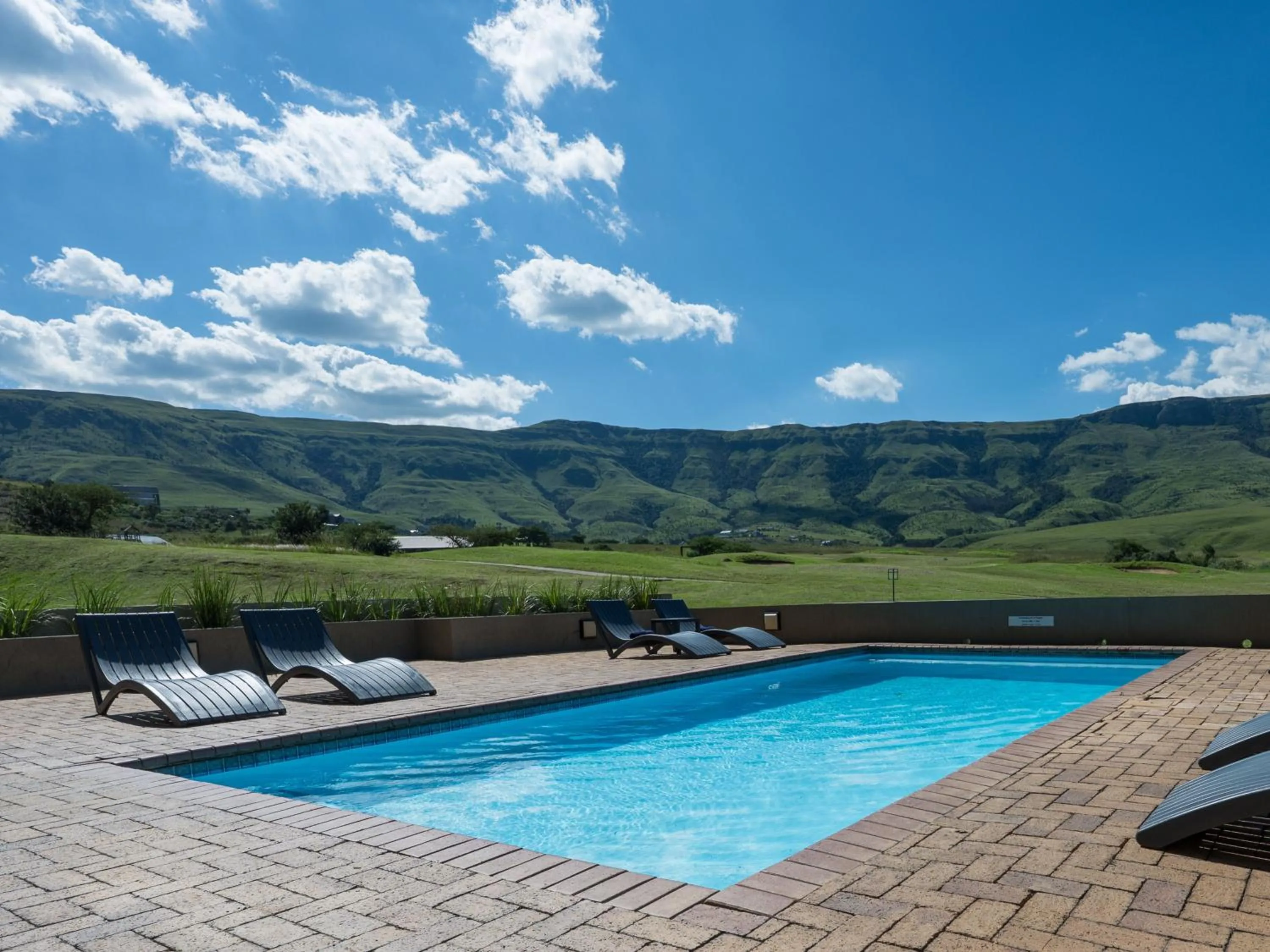 Swimming pool in ANEW Resort Vulintaba Newcastle