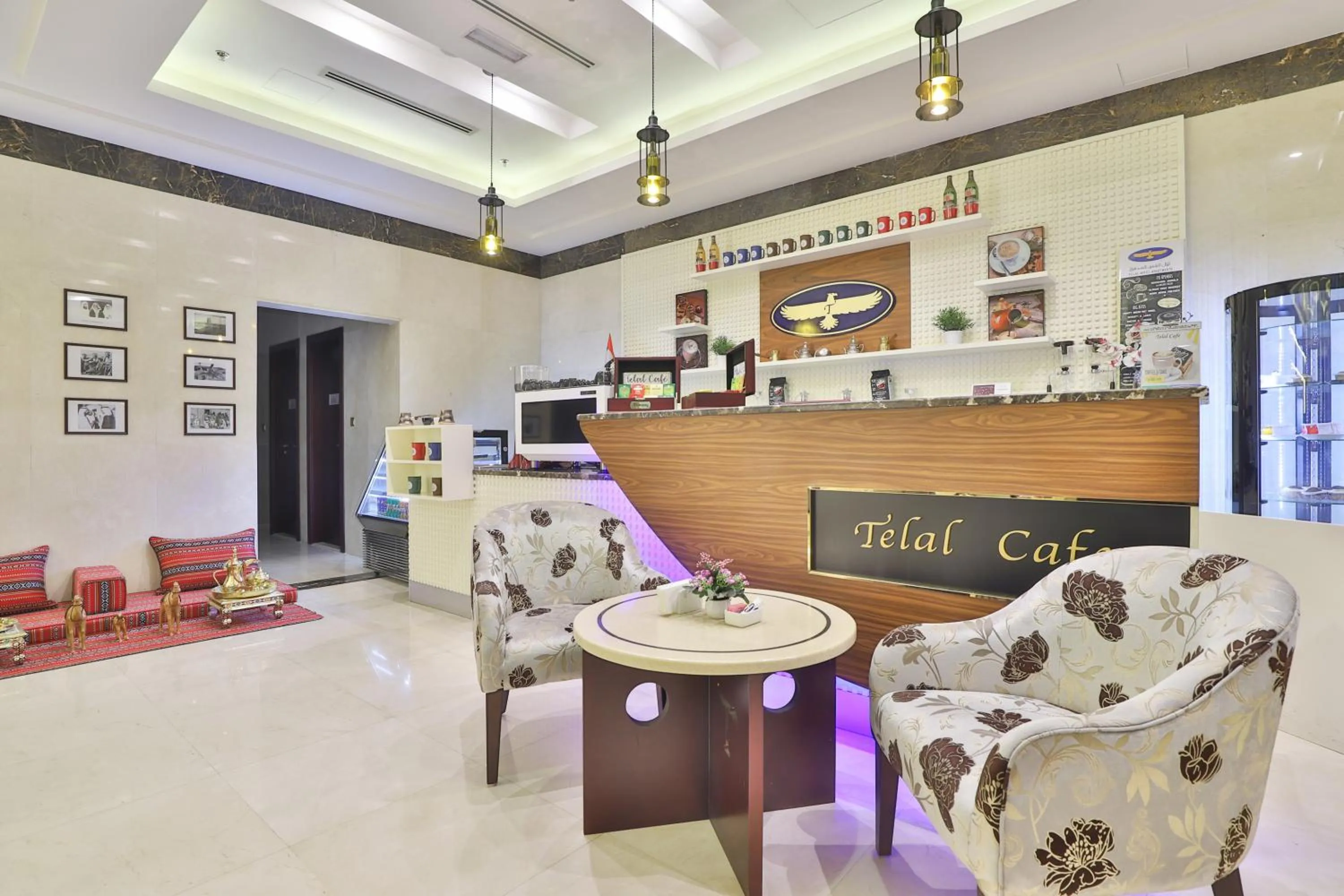 Restaurant/places to eat in Telal Hotel Apartments