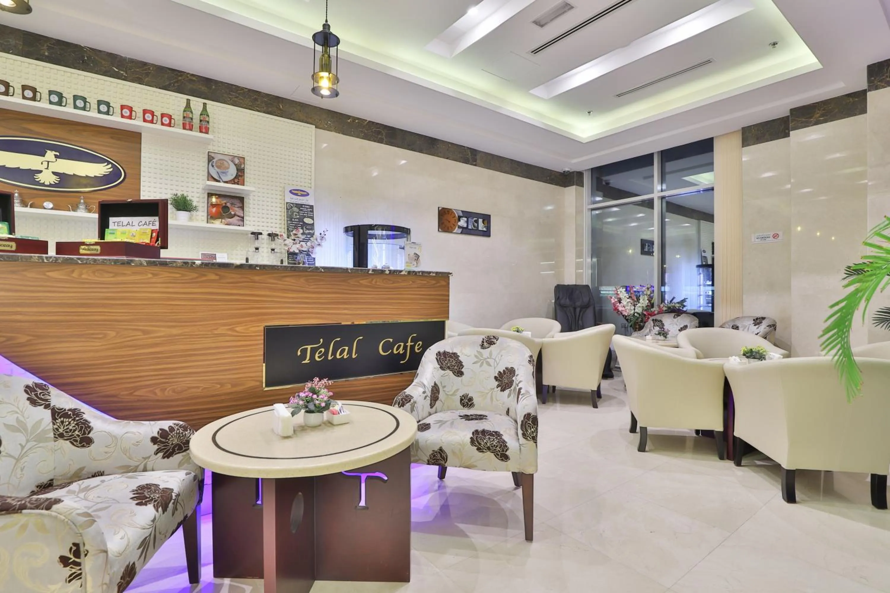 Restaurant/places to eat in Telal Hotel Apartments