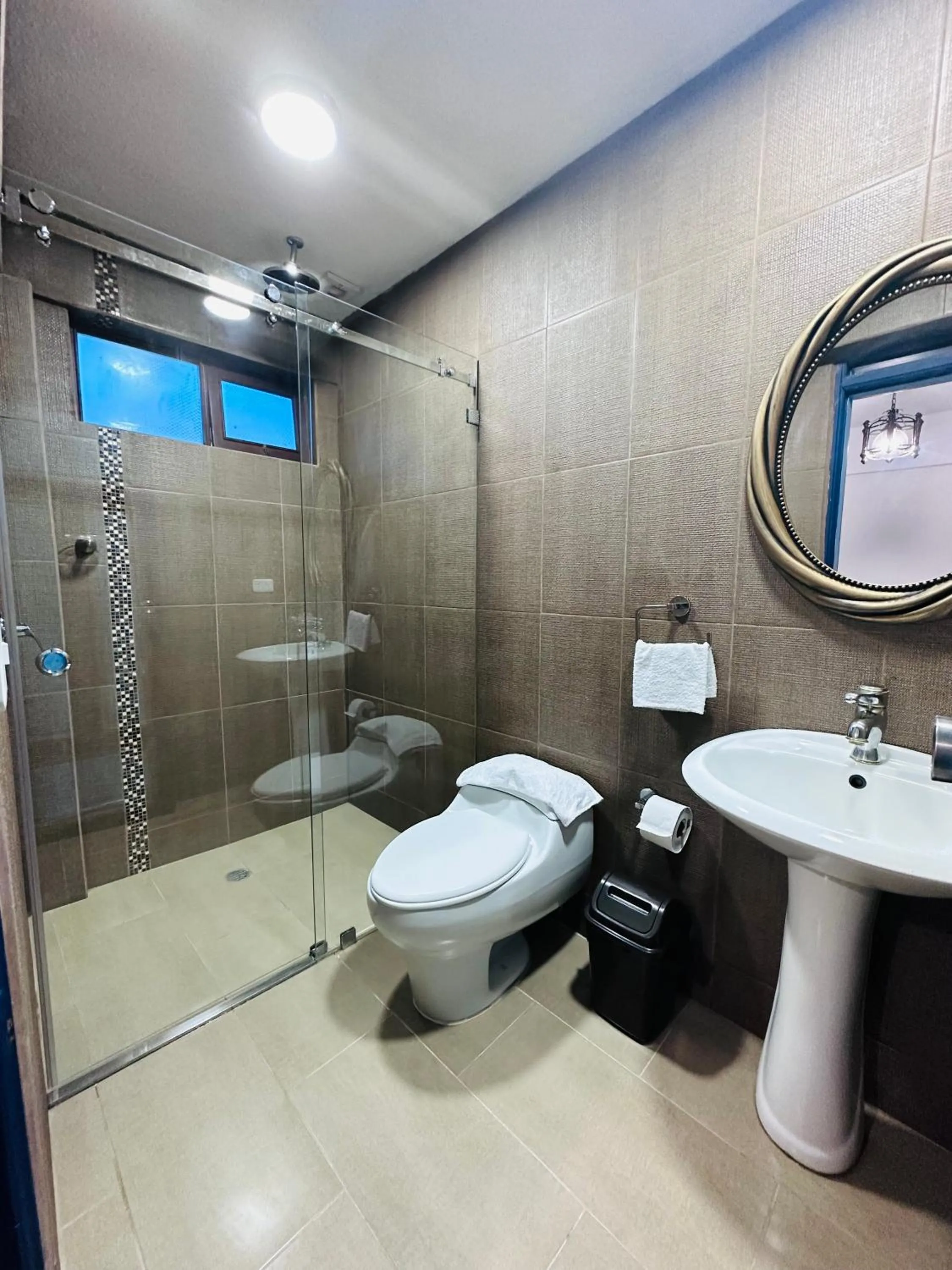 Shower in Hotel Montecarlo