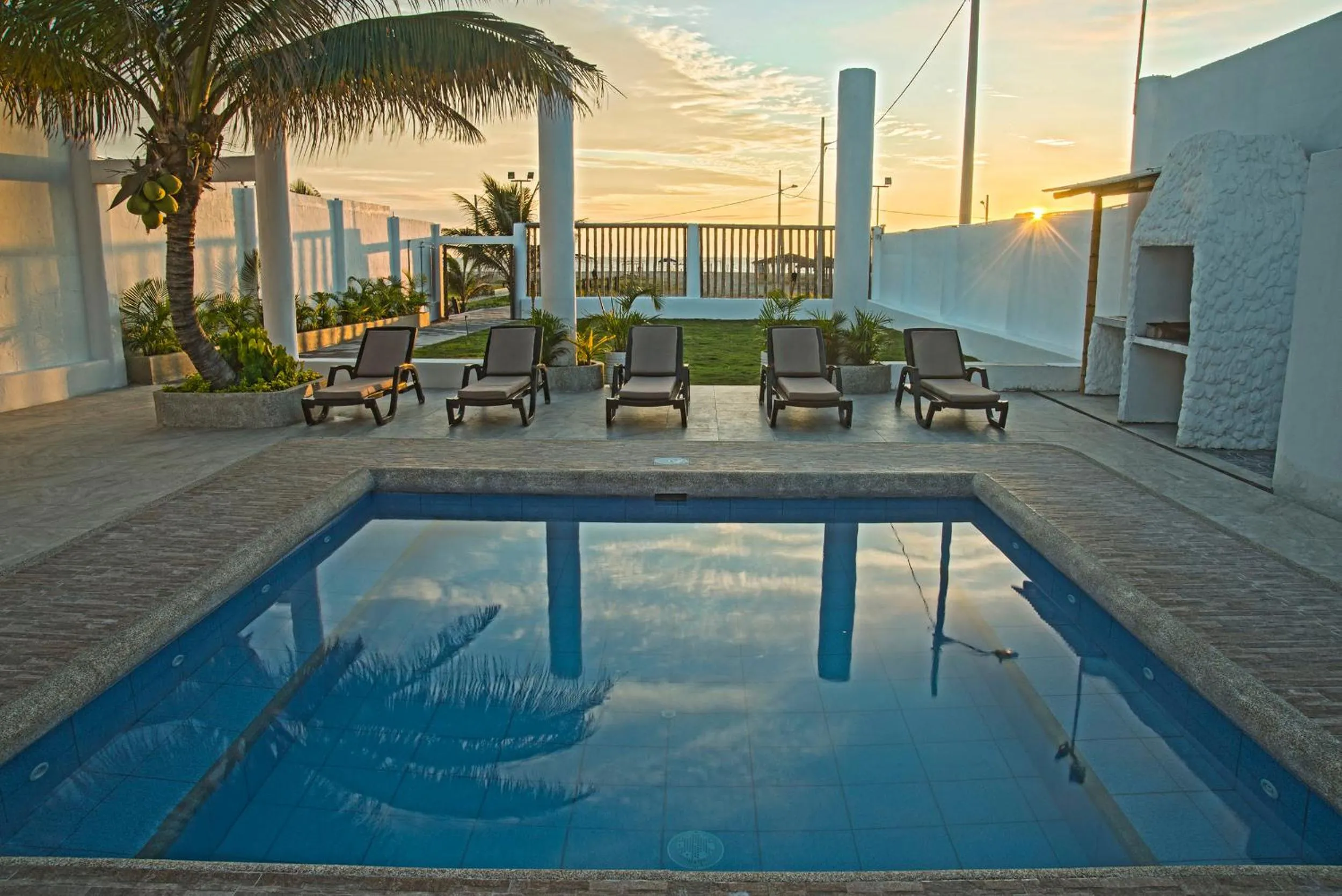 Patio in Hotel La Ría Playas