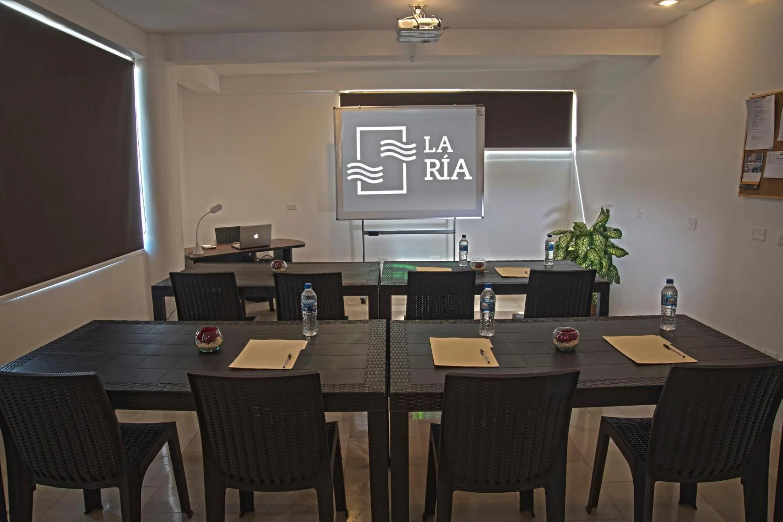 Meeting/conference room in Hotel La Ría Playas