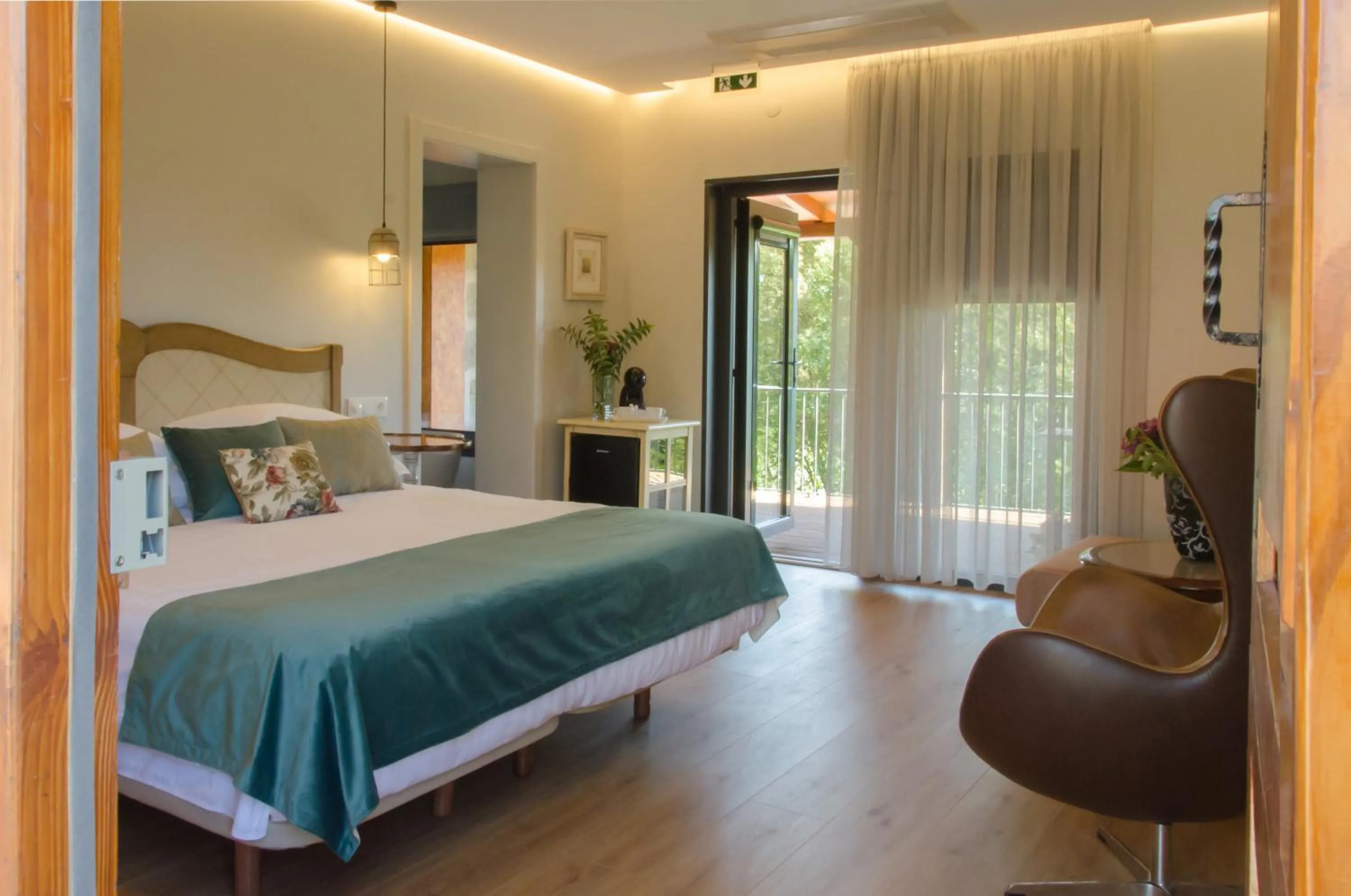 Bed in Quinta do Caminho, AL