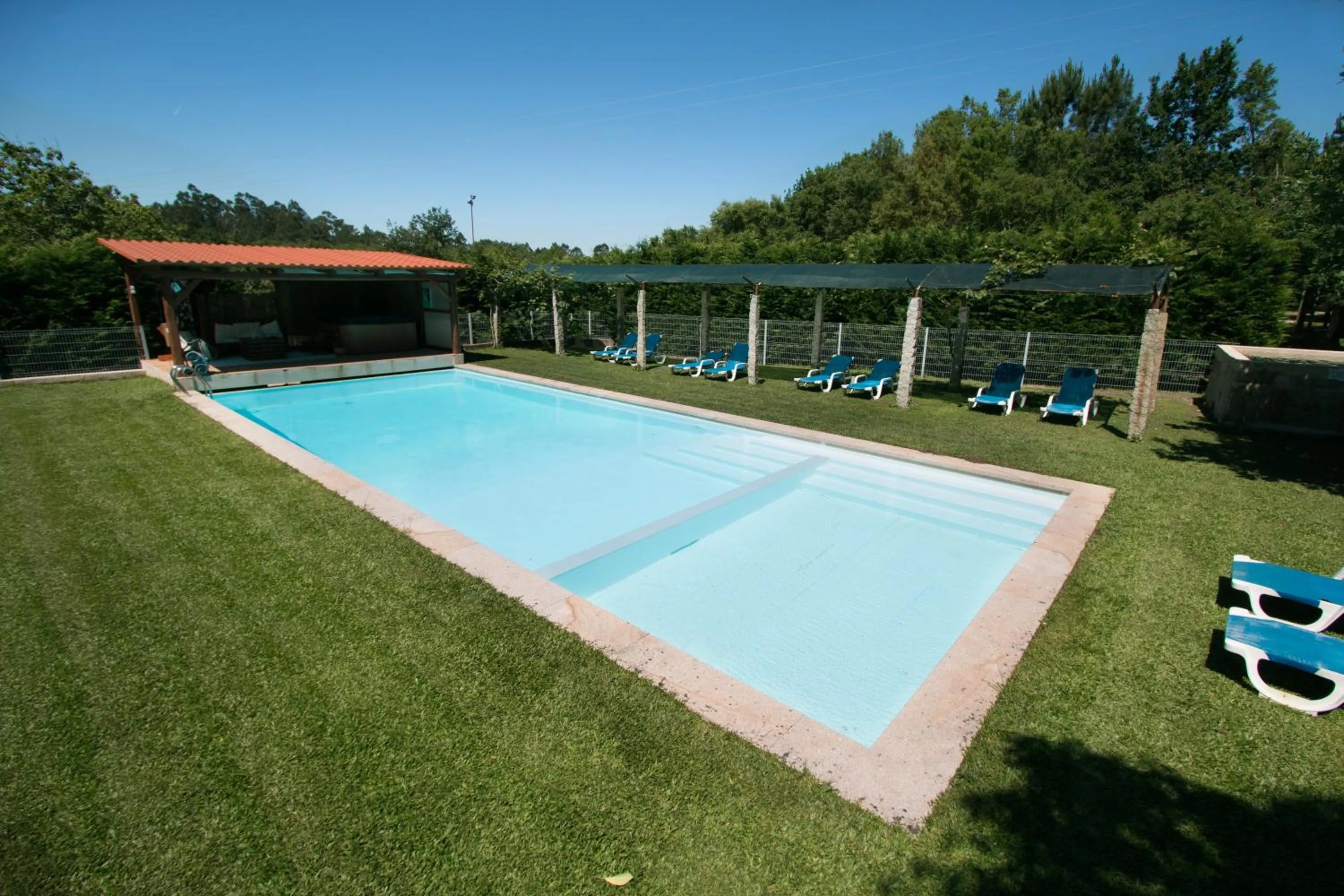 Swimming pool in Quinta do Caminho, AL