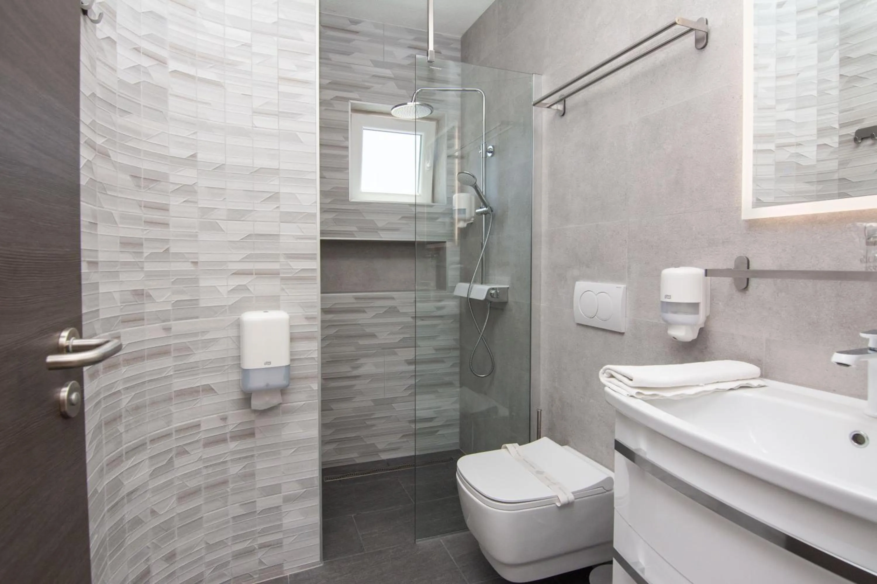 Shower in Hotel Vicko