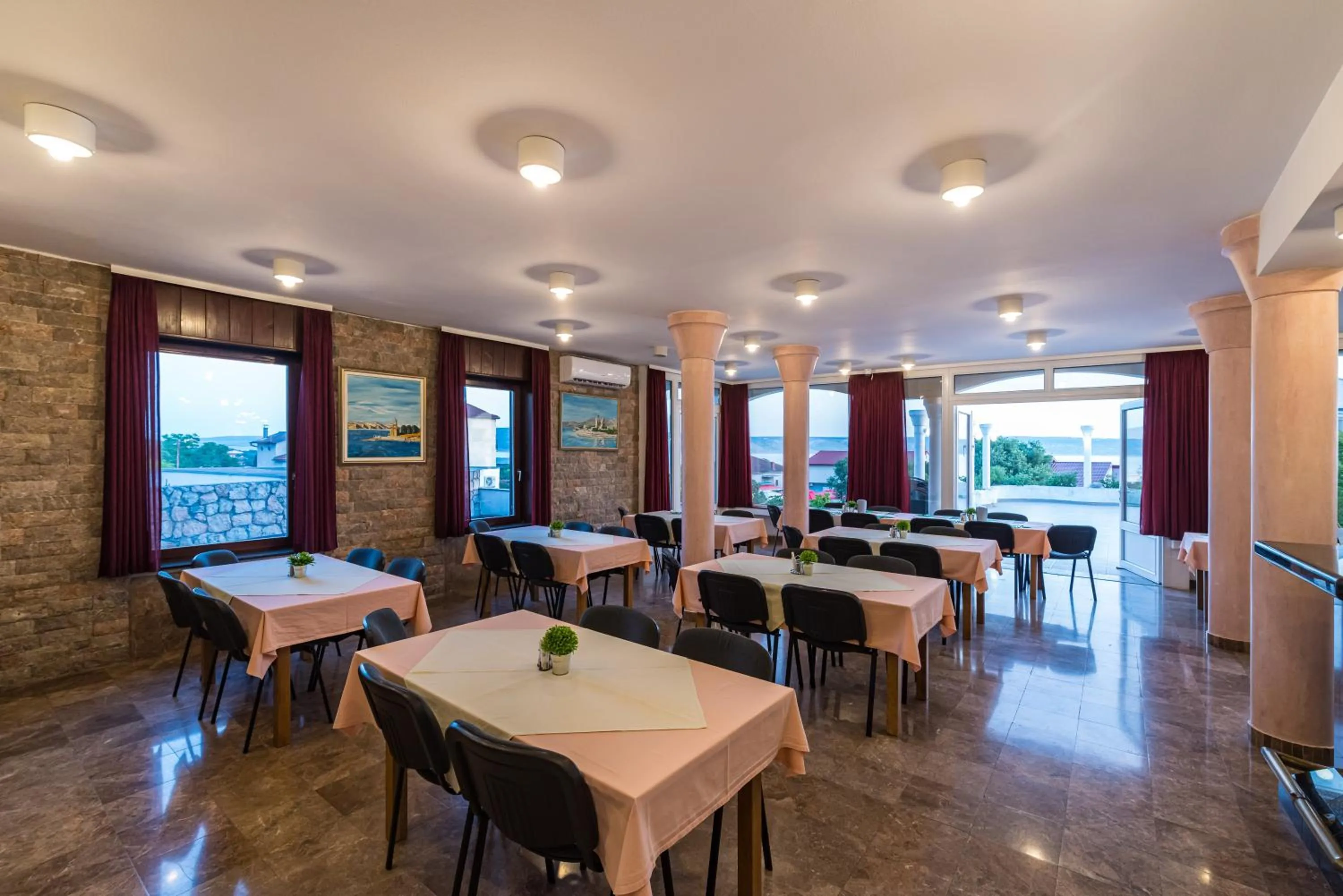 Property building in Hotel Vicko