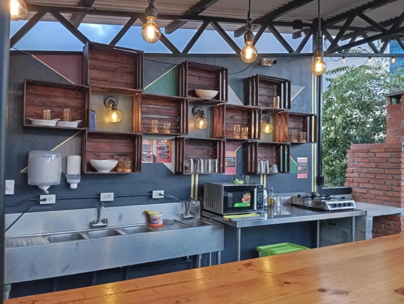 Kitchen or kitchenette in Viajero San José Hostel