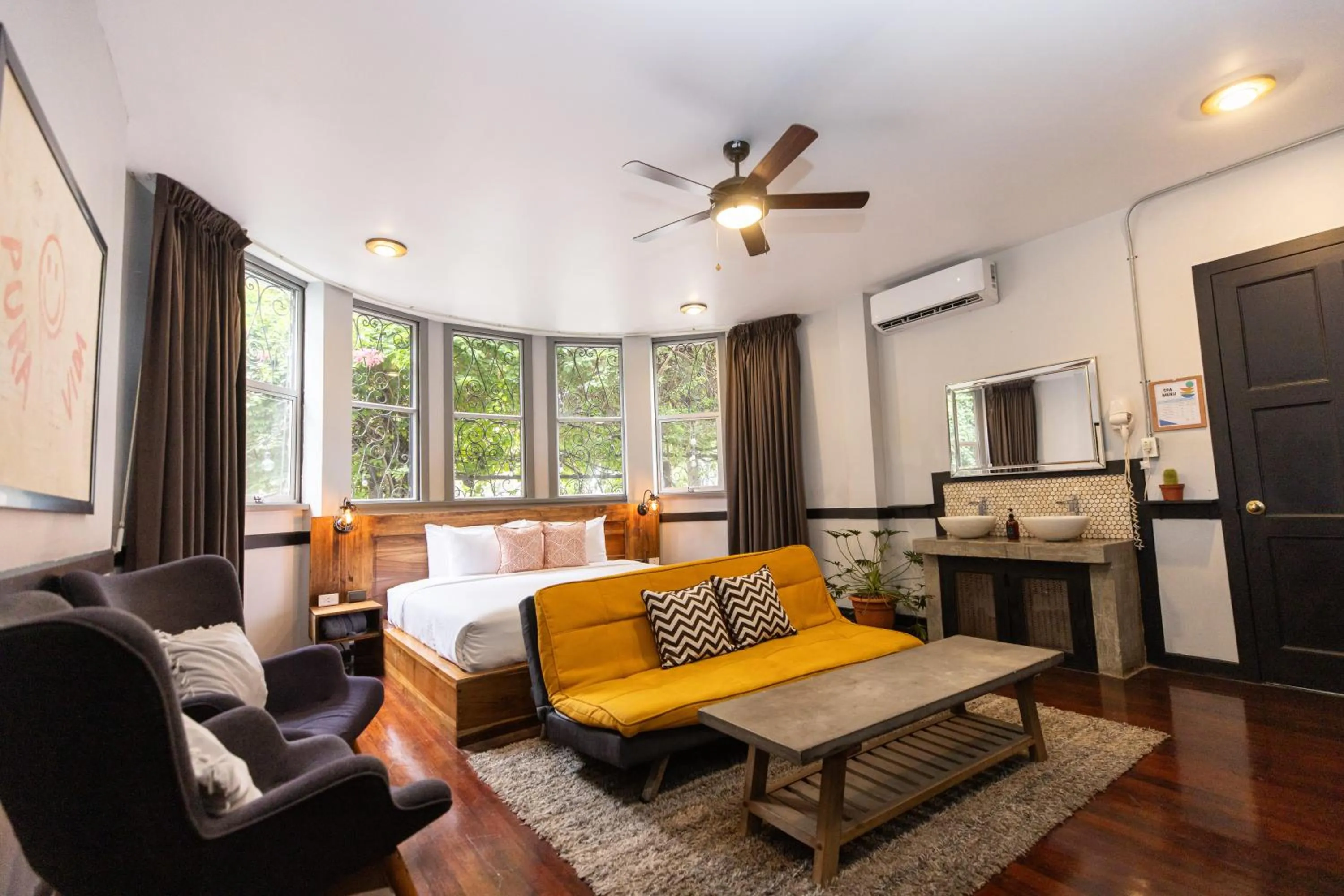 TV and multimedia in Selina San Jose