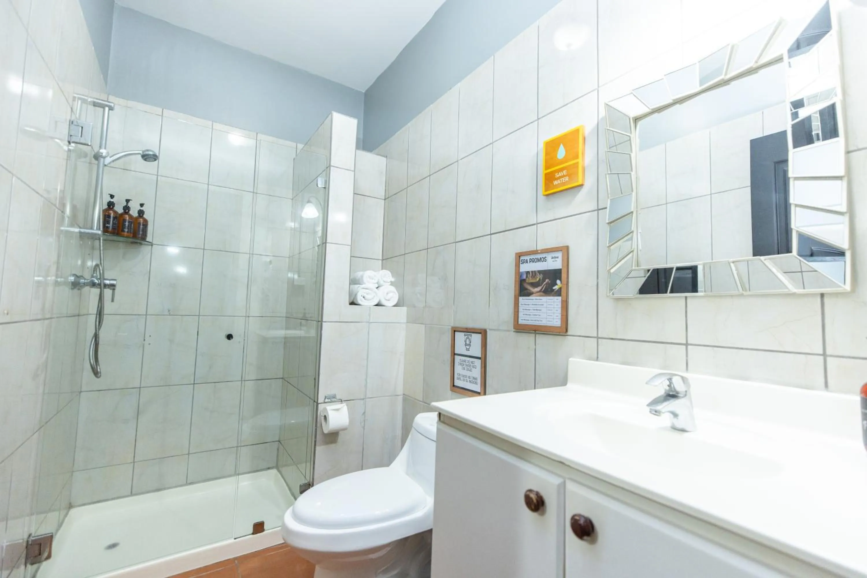 Bathroom in Selina San Jose