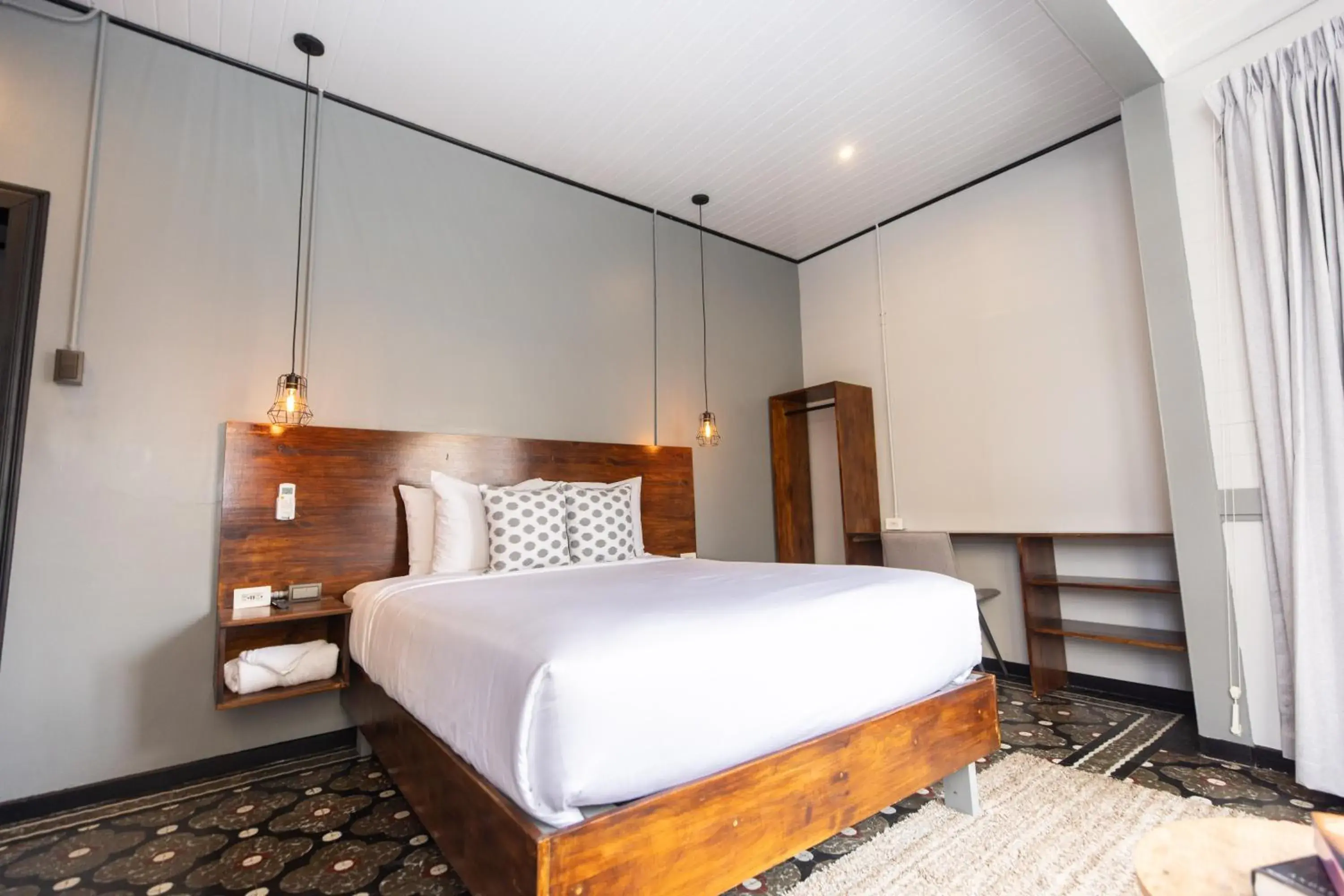 Deluxe Queen Room in Viajero San José Hostel Deluxe Queen Room in Viajero San José Hostel