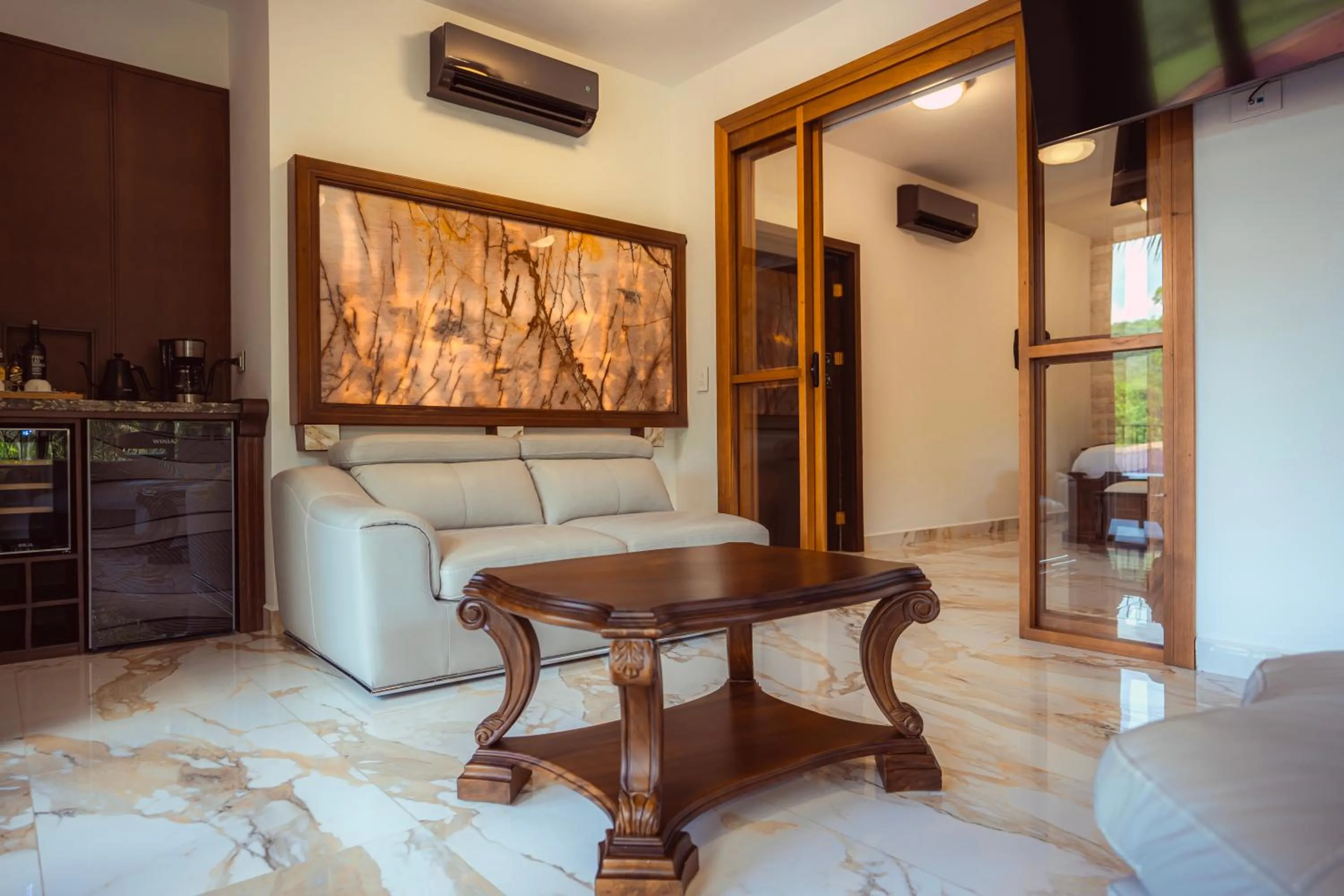 Living room in Paradise Hot Springs - Thermal Water & Volcano Views