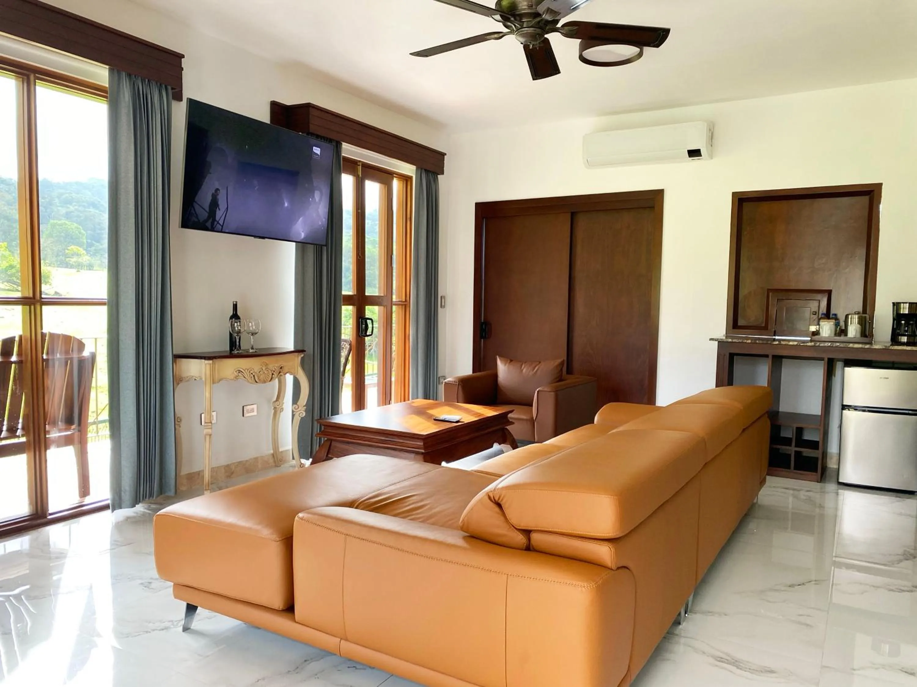 TV and multimedia in Paradise Hot Springs - Thermal Water & Volcano Views