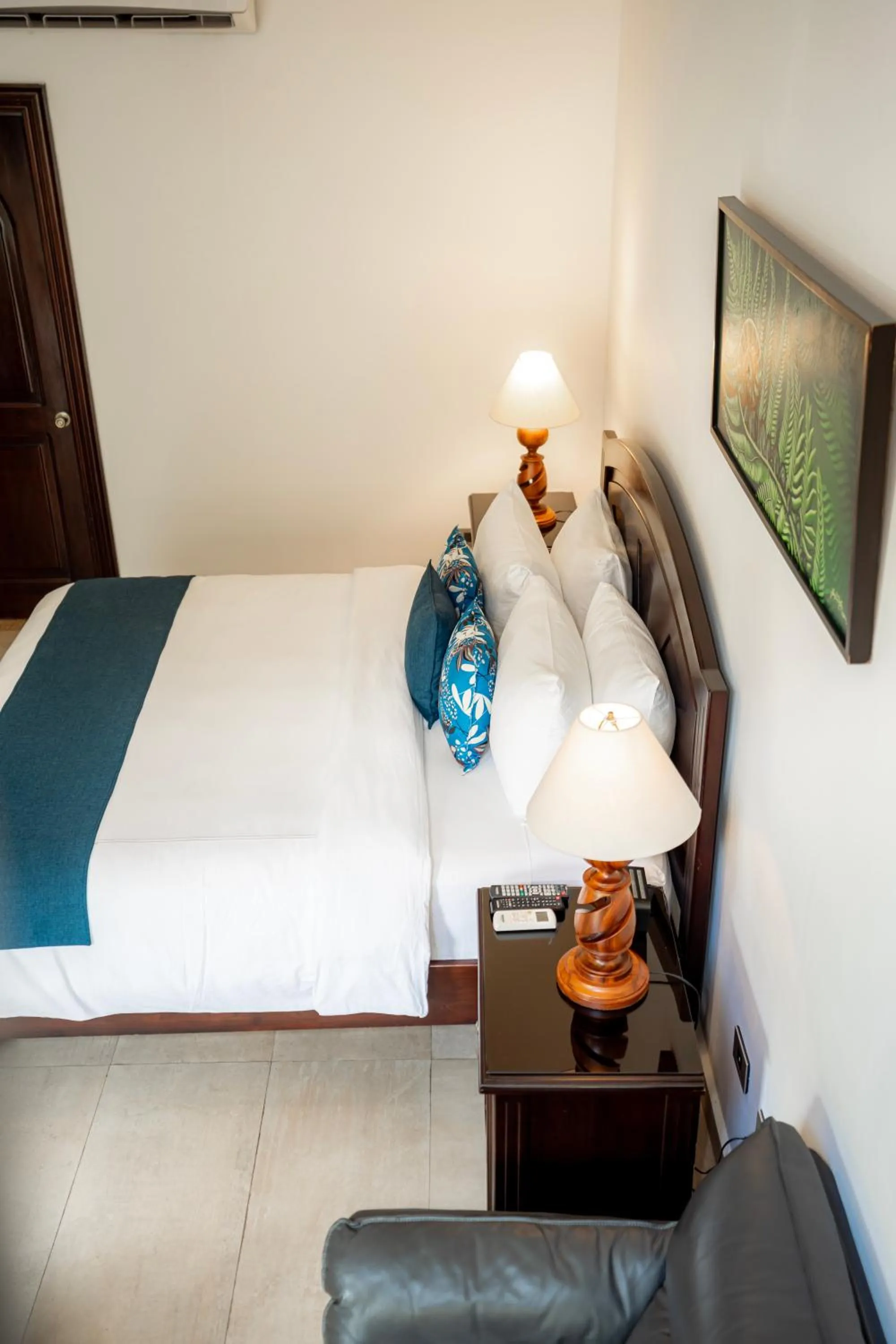 Bed in Paradise Hot Springs - Thermal Water & Volcano Views