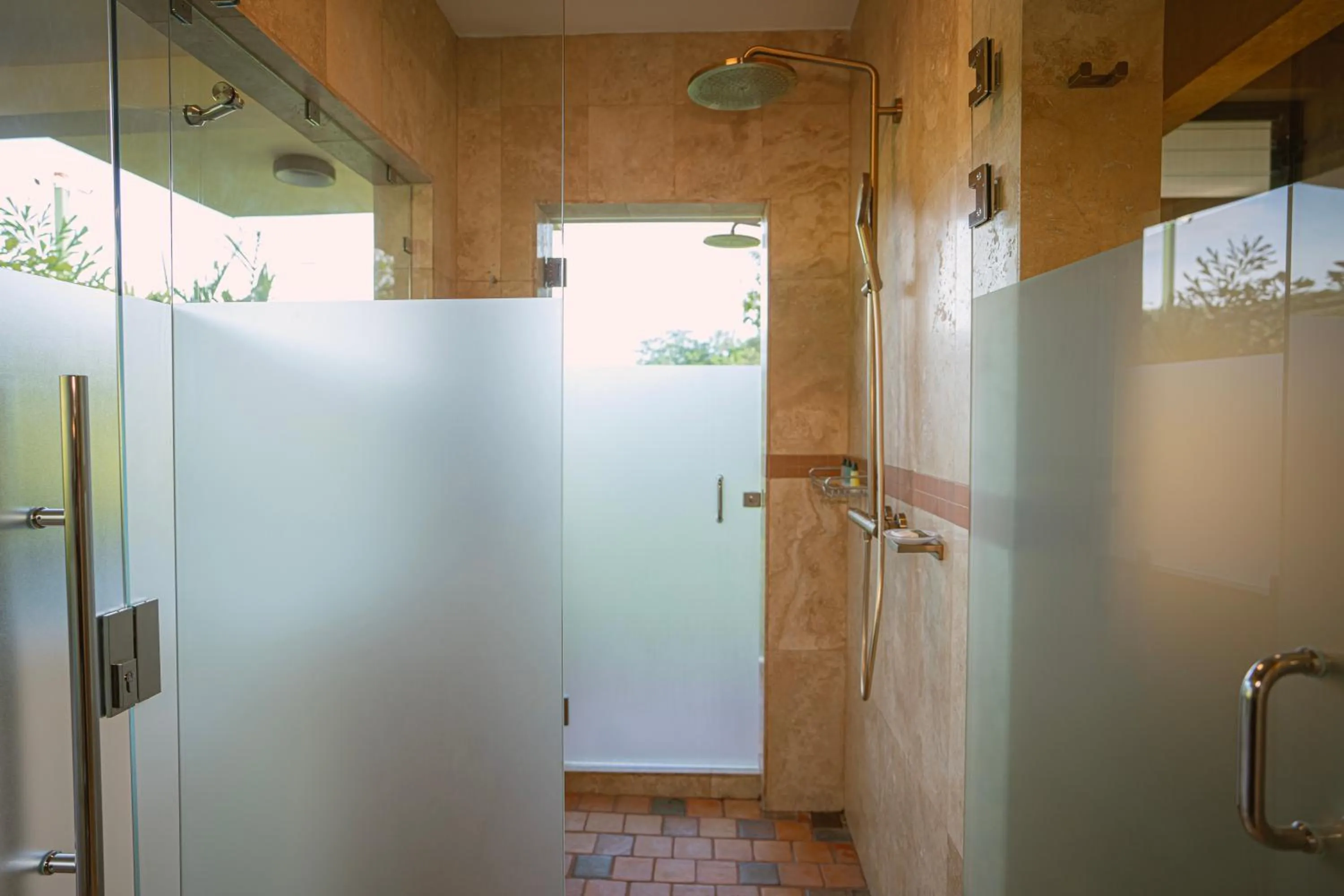 Shower in Paradise Hot Springs - Thermal Water & Volcano Views