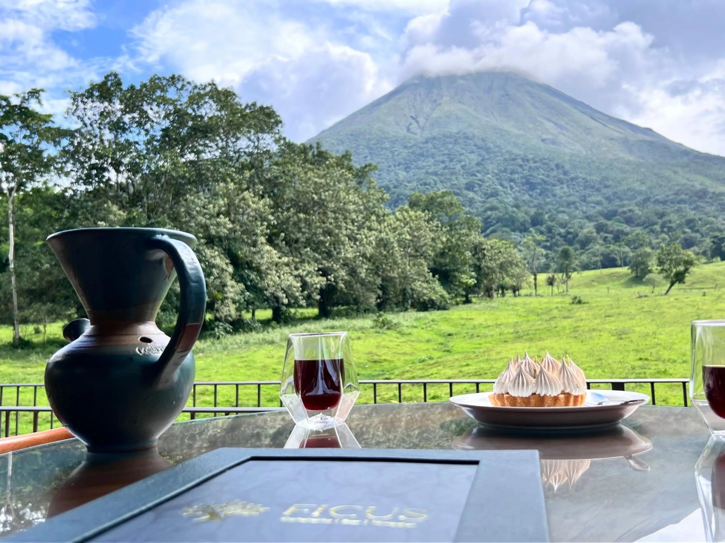 Restaurant/places to eat in Paradise Hot Springs - Thermal Water & Volcano Views