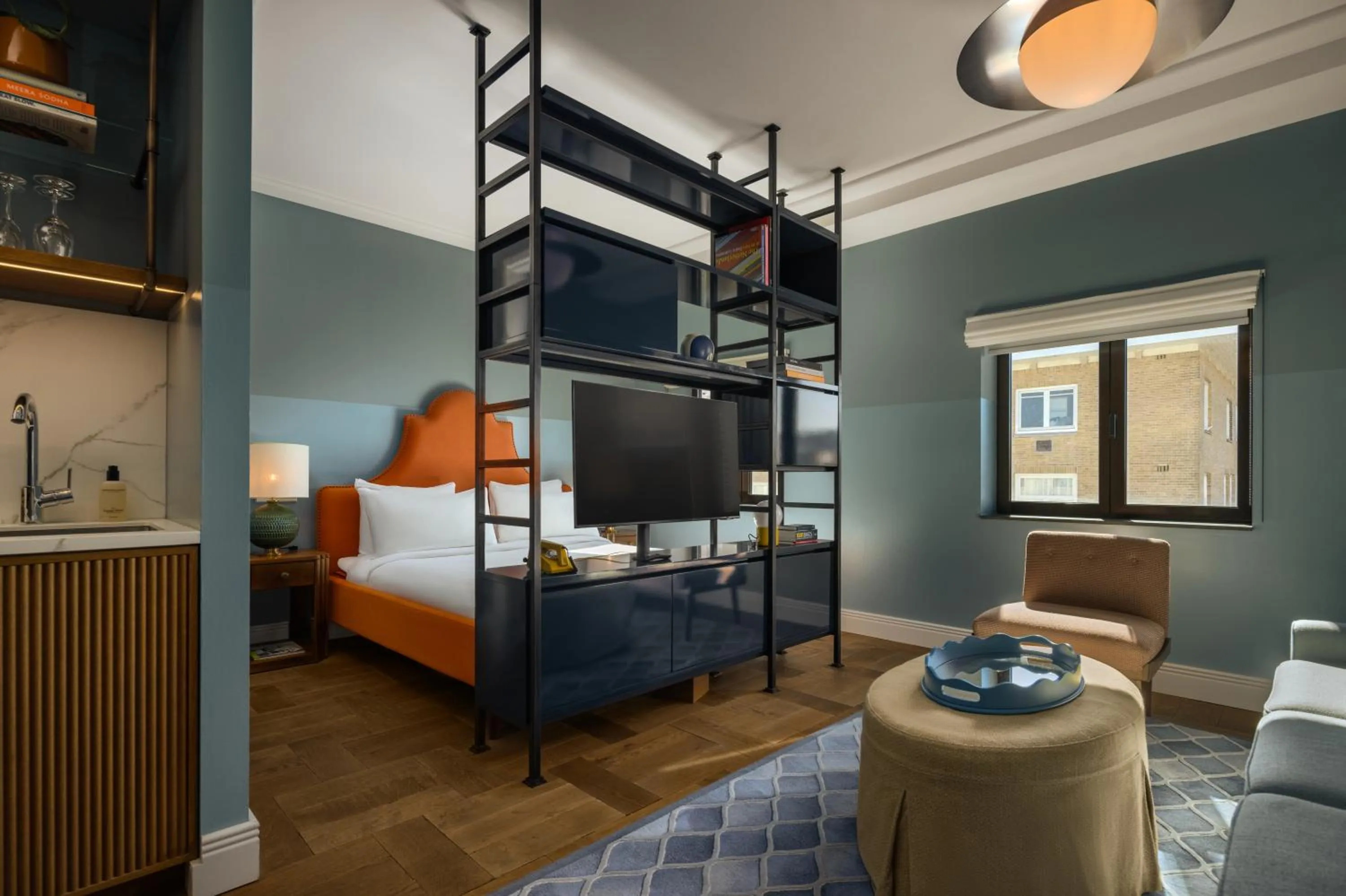 Living room, Bed in The July - Twenty Eight