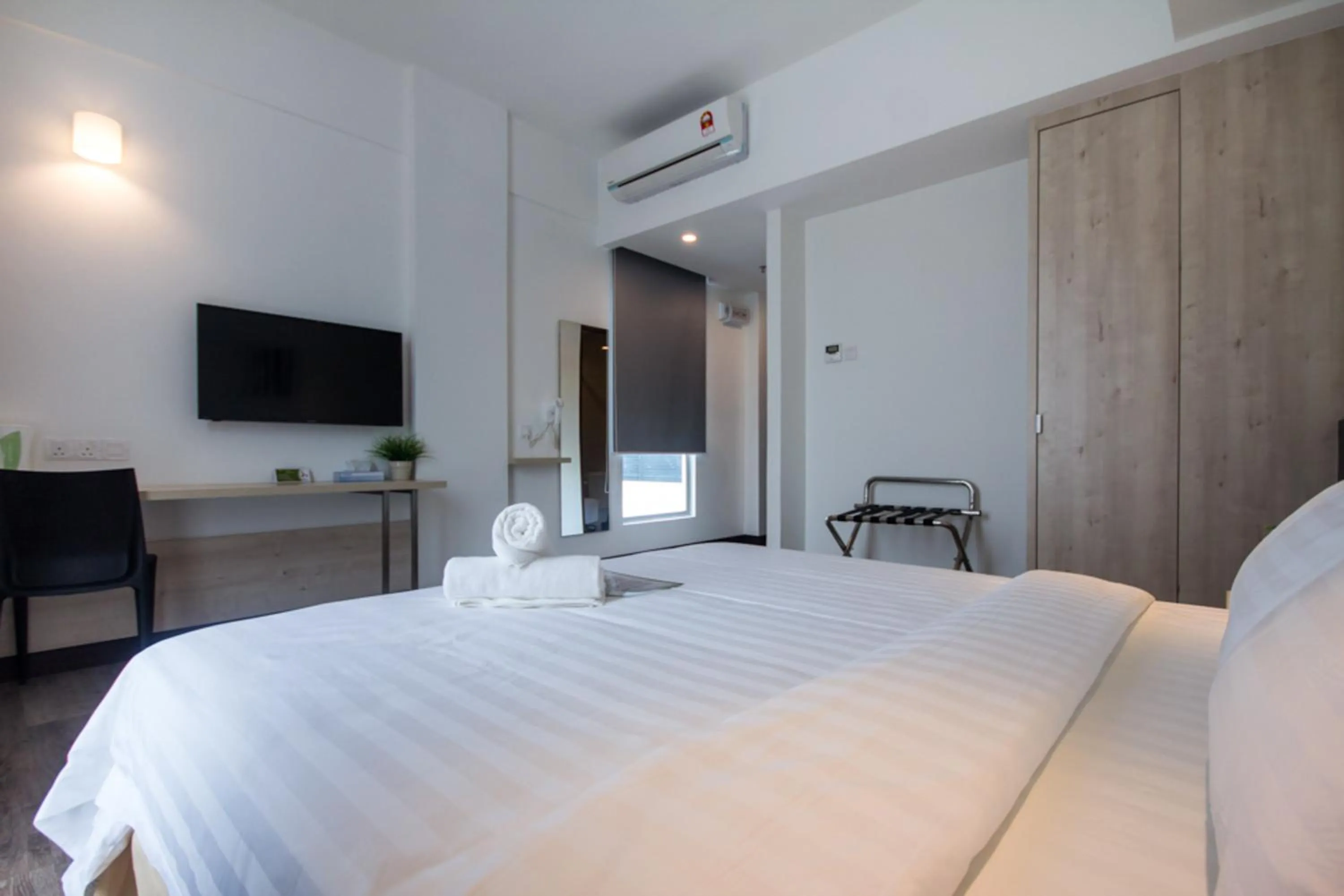 Photo of the whole room, Bed in Fuller Hotel Kulim