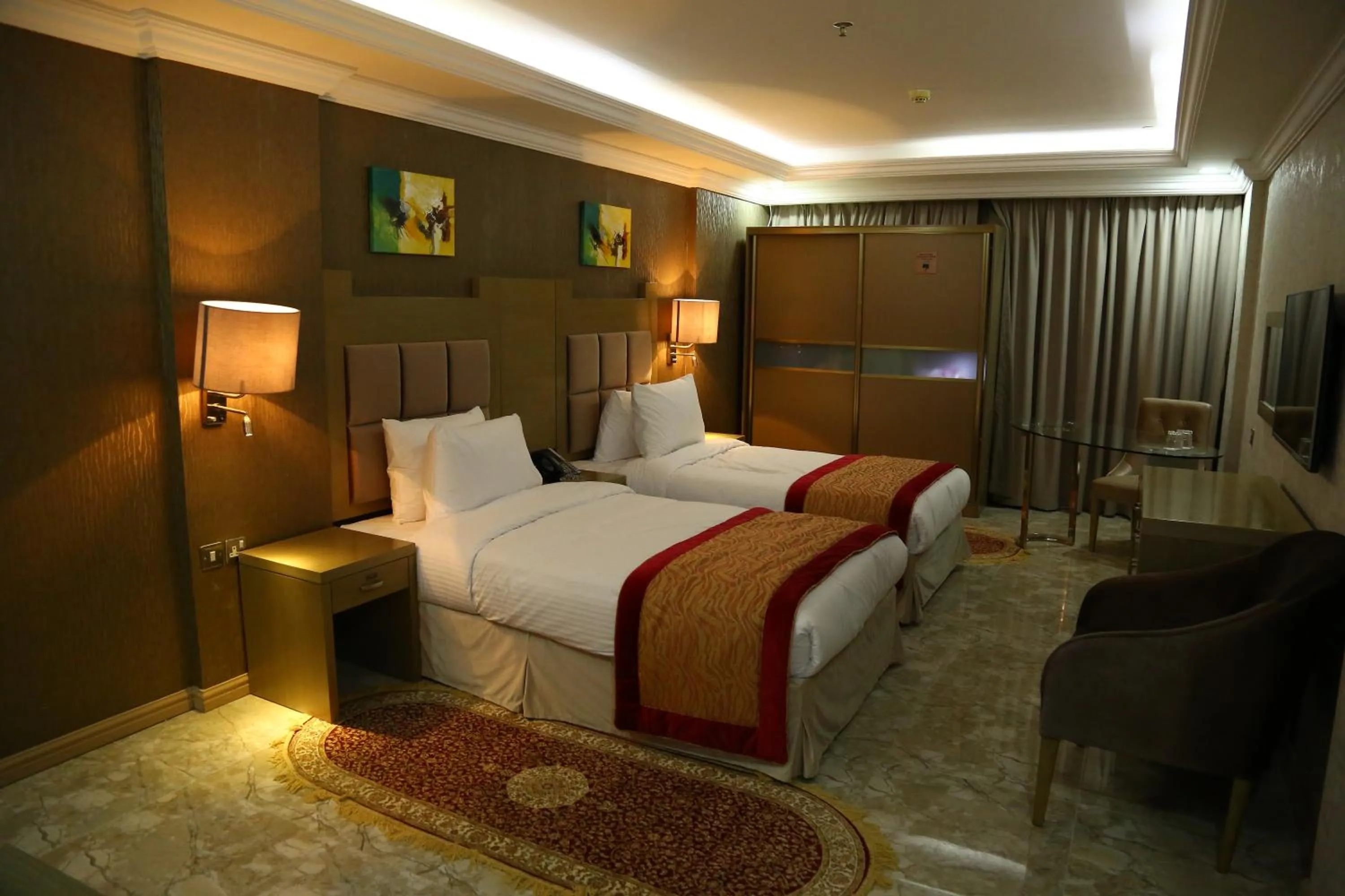 Photo of the whole room, Bed in Sun and Sands Plaza Hotel