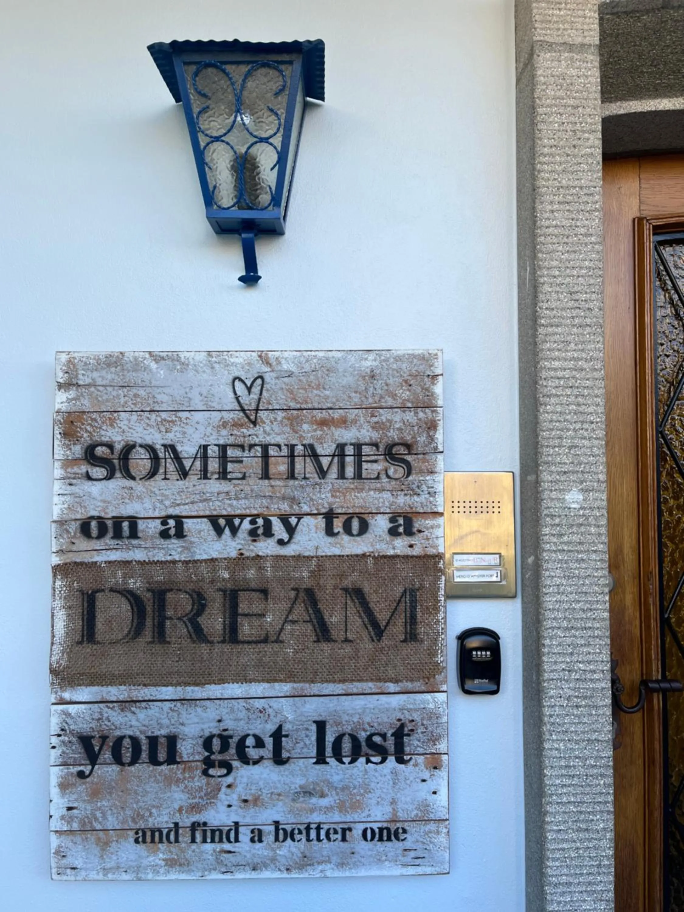 Facade/entrance in Au Bonheur des Iris