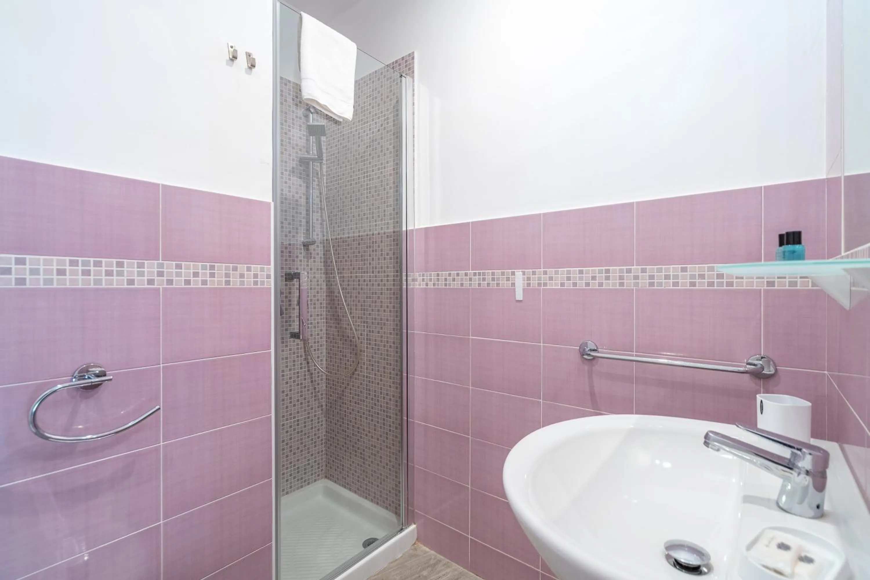 Bathroom in Cavour Rooms