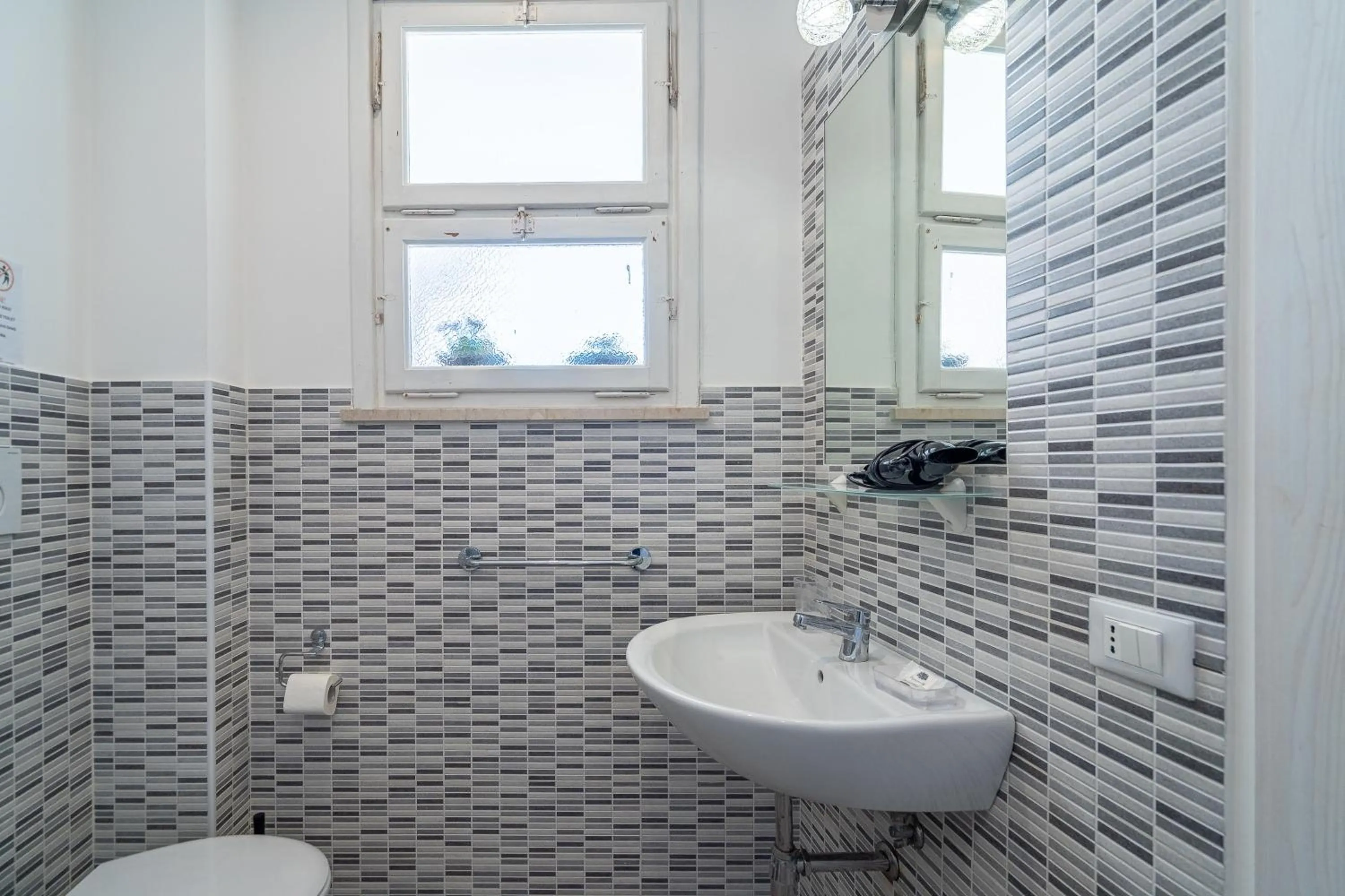 Bathroom in Cavour Rooms