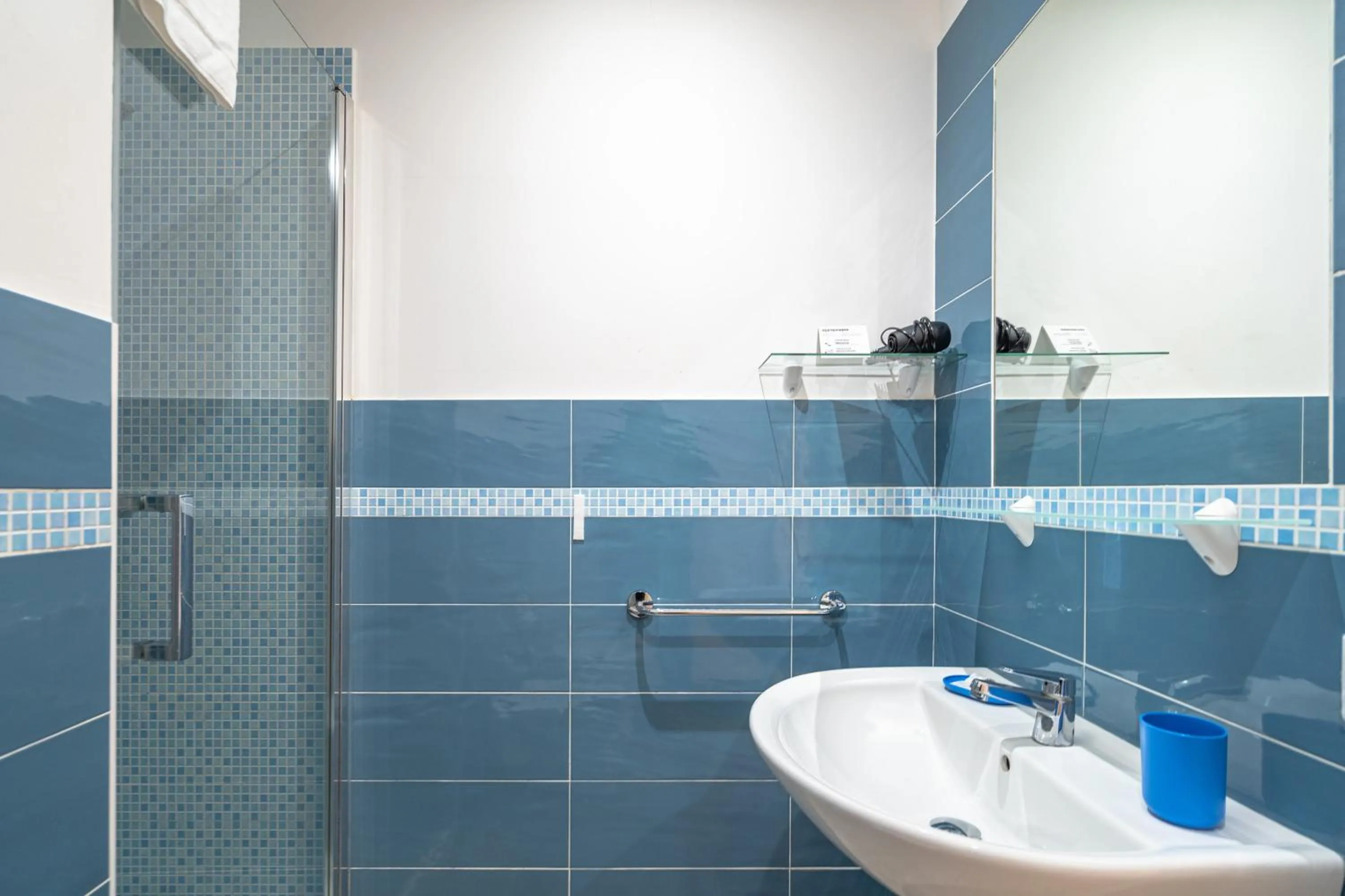 Bathroom in Cavour Rooms