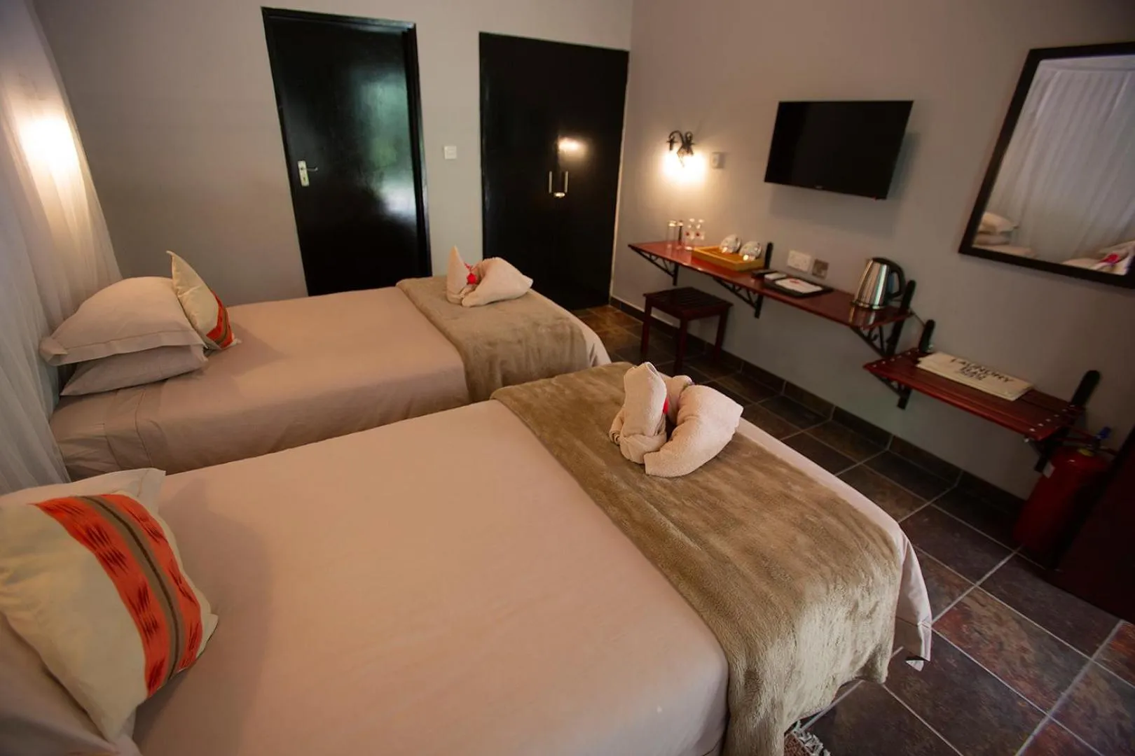 Decorative detail, Bed in Island Safari Lodge