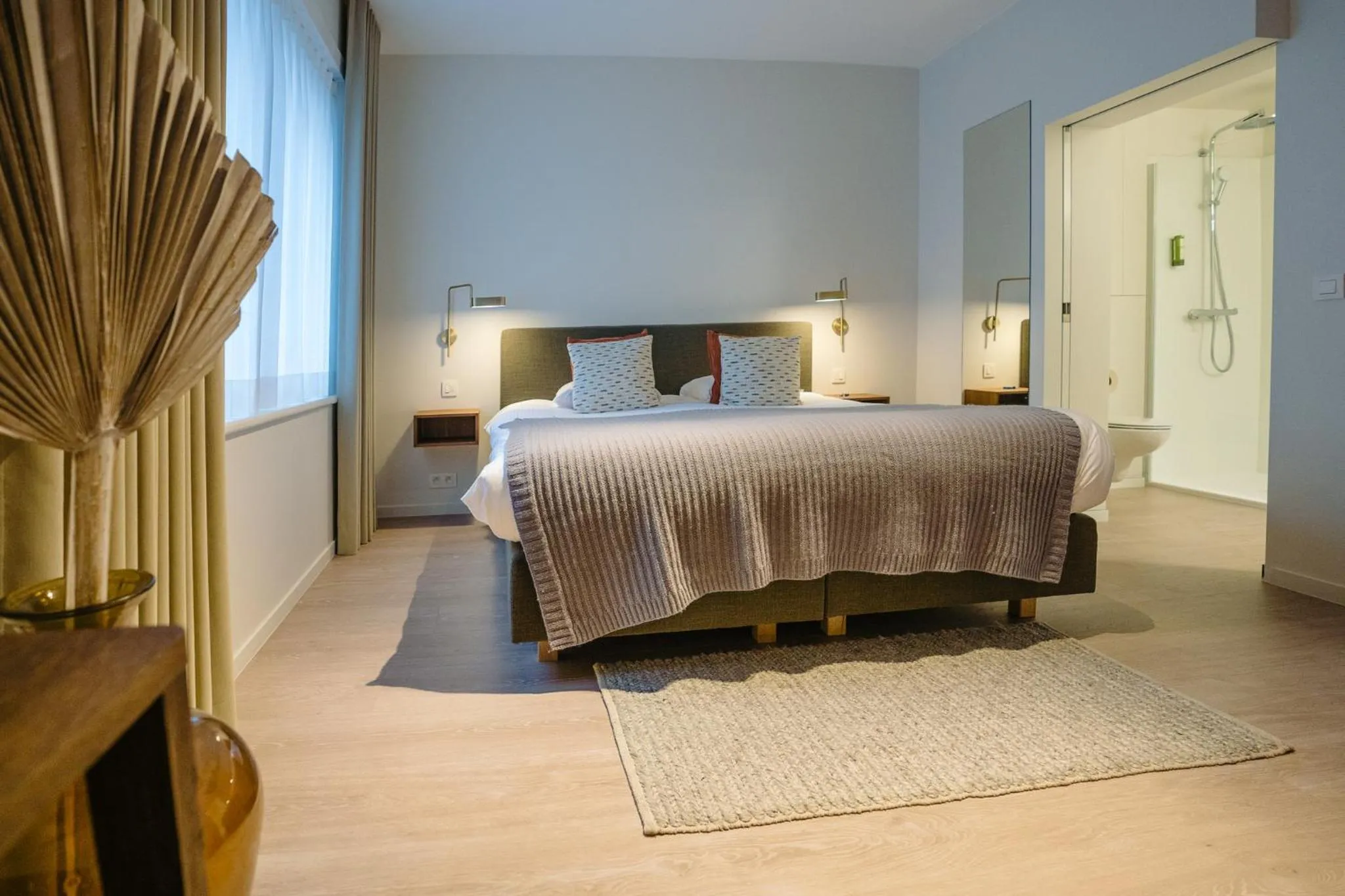 Photo of the whole room, Bed in Hotel du Bassin