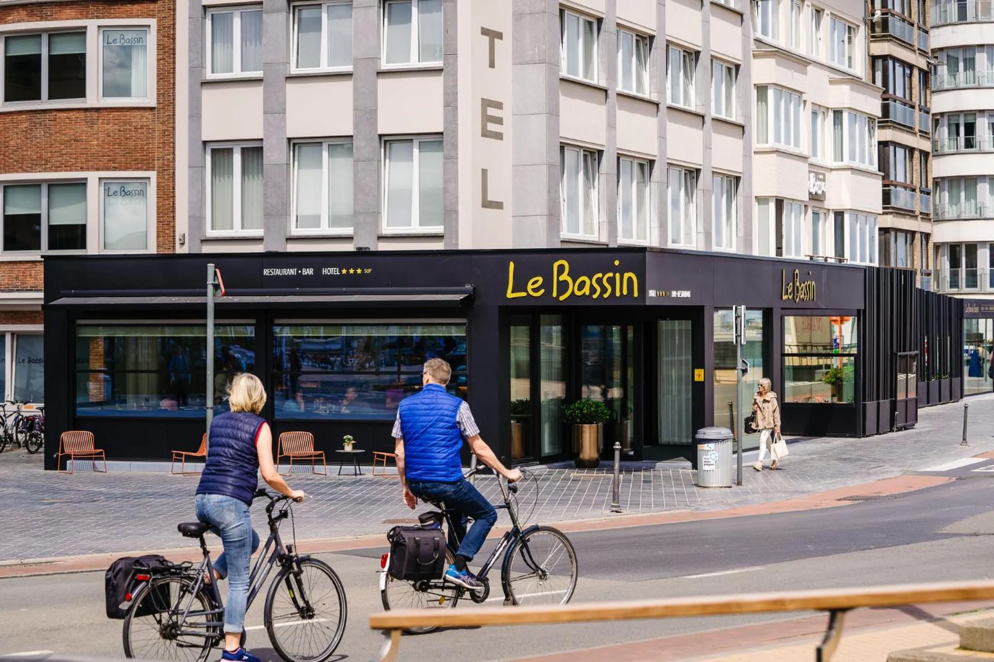 Facade/entrance in Hotel du Bassin