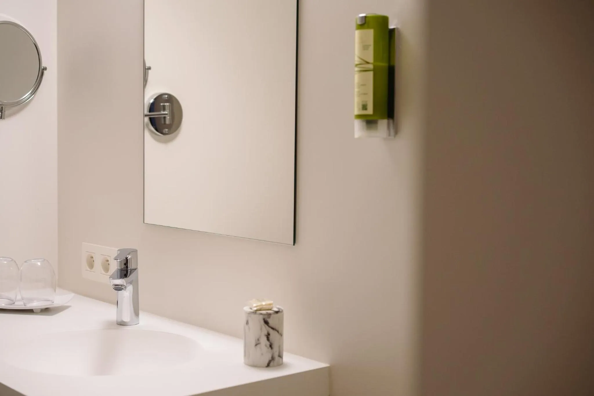 Bathroom in Hotel du Bassin