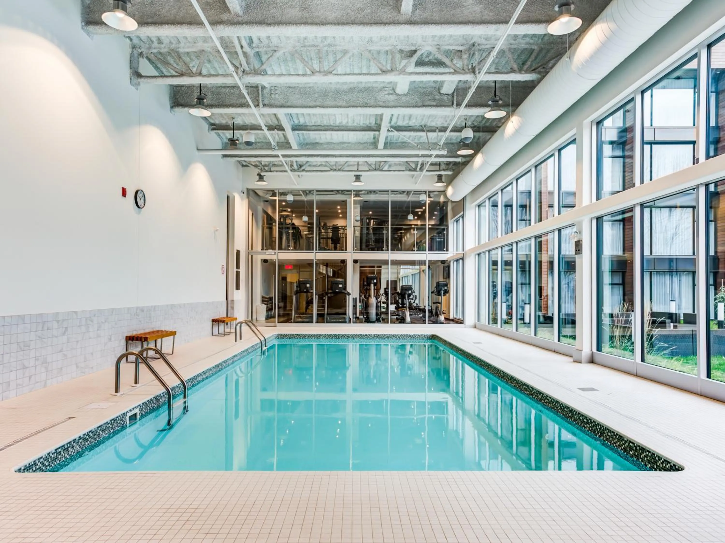 Swimming pool in OTL Gouverneur Saguenay