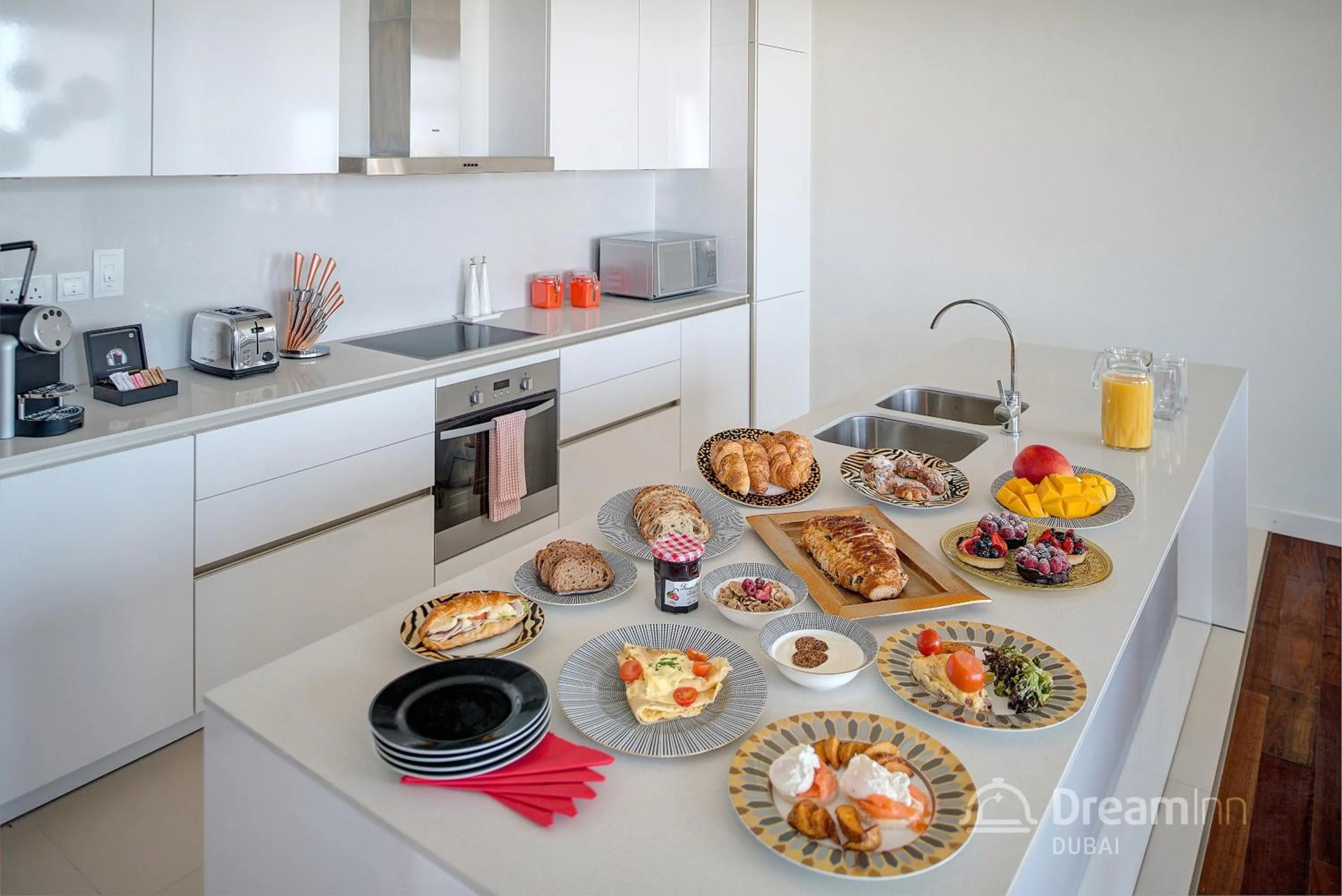 kitchen, Kitchen/Kitchenette in Dream Inn Apartments - City Walk Prime