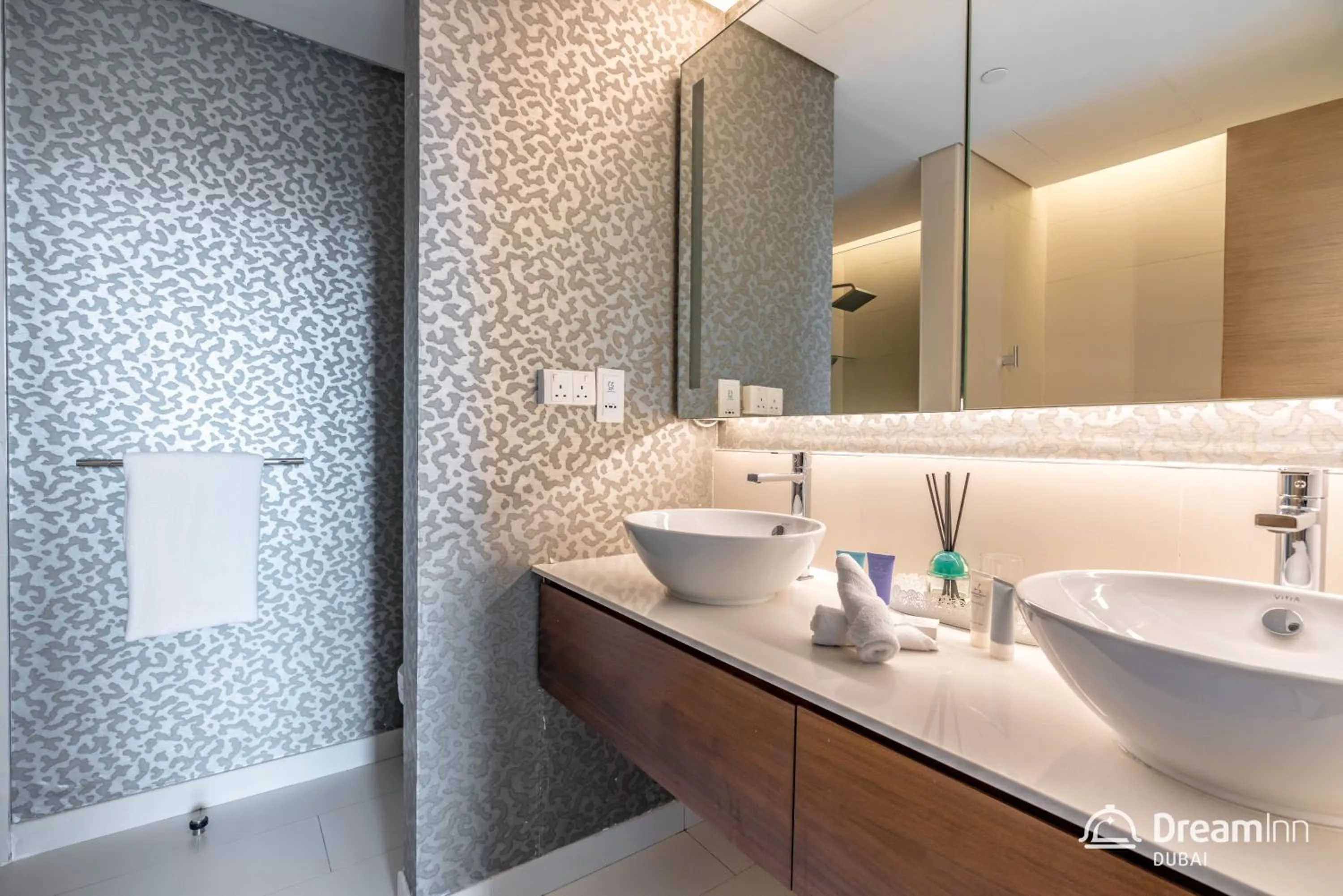 Bathroom in Dream Inn Apartments - City Walk Prime