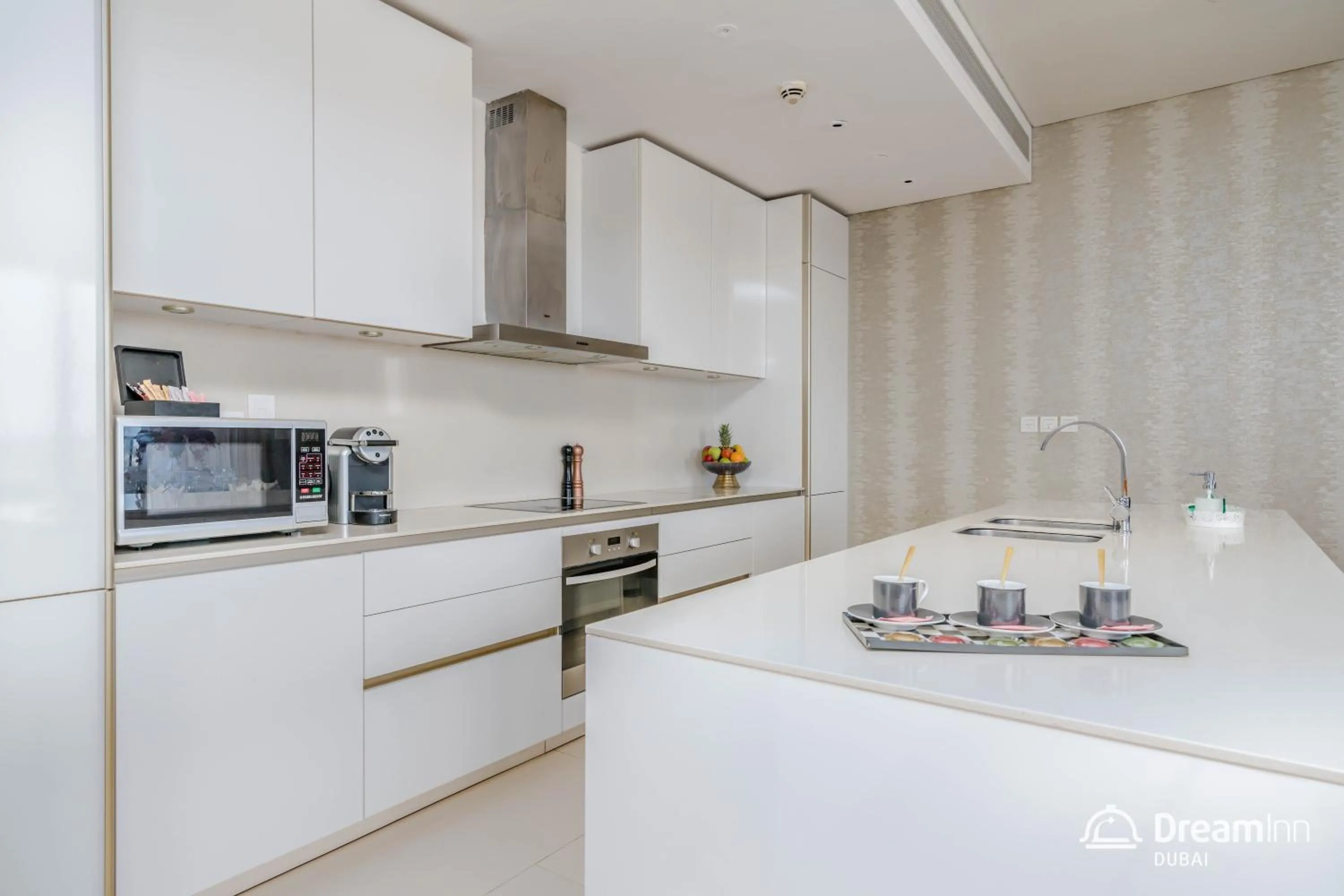 Communal kitchen, Kitchen/Kitchenette in Dream Inn Apartments - City Walk Prime