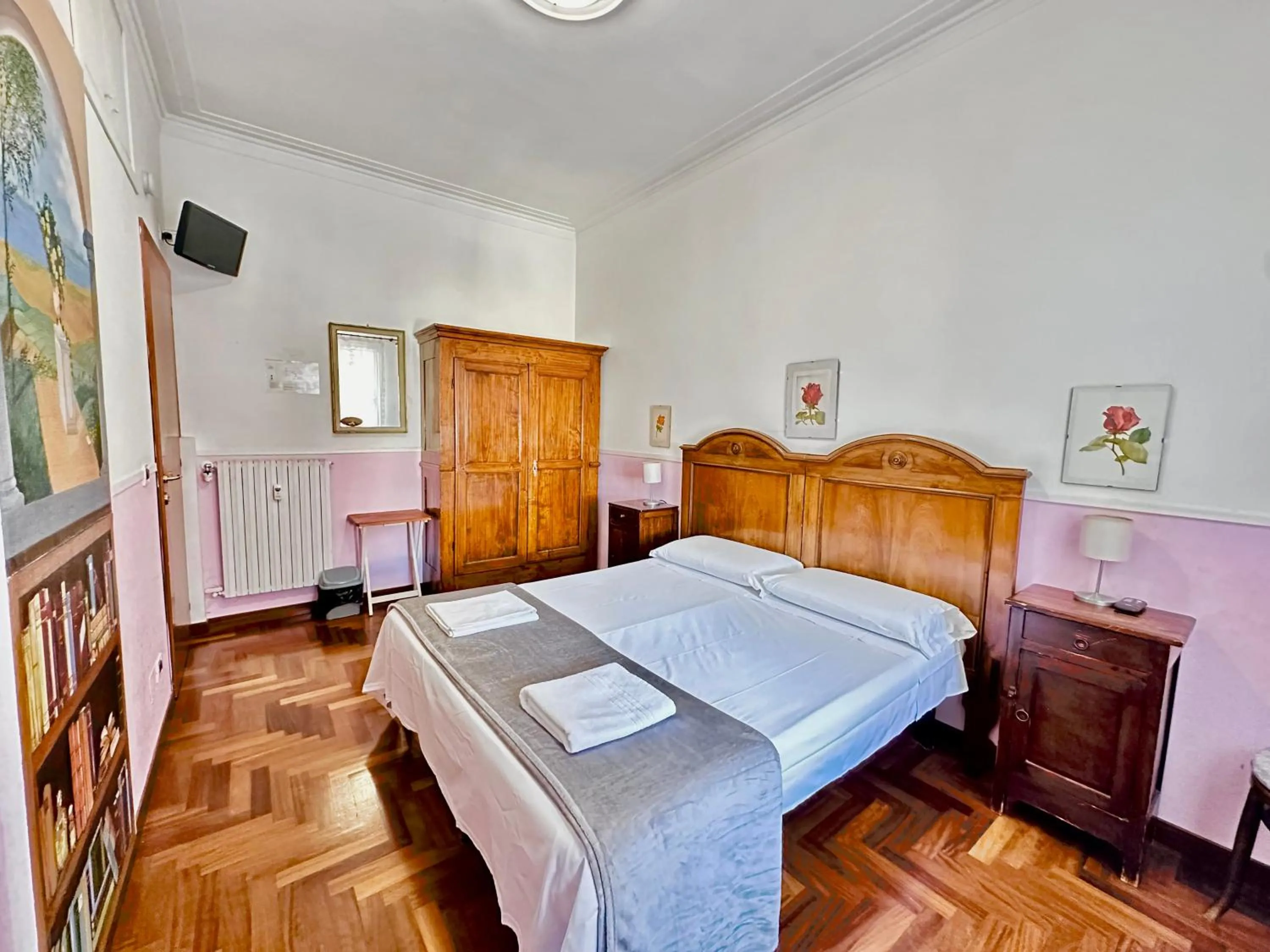 Bed in Pardis Guest house