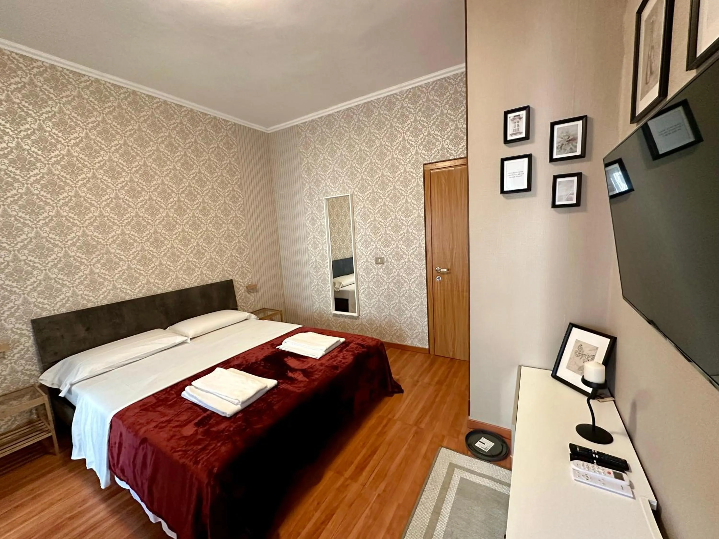Bed in Pardis Guest house