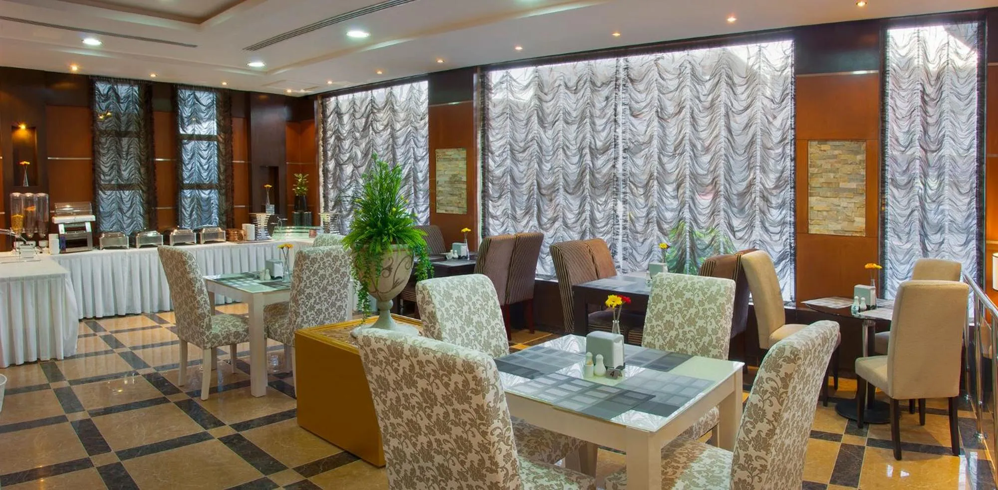 Restaurant/places to eat in Diyafat Al Saada Serviced Apartments - Ishbillia