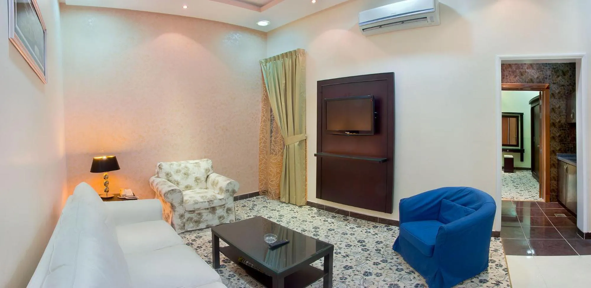Day in Diyafat Al Saada Serviced Apartments - Ishbillia
