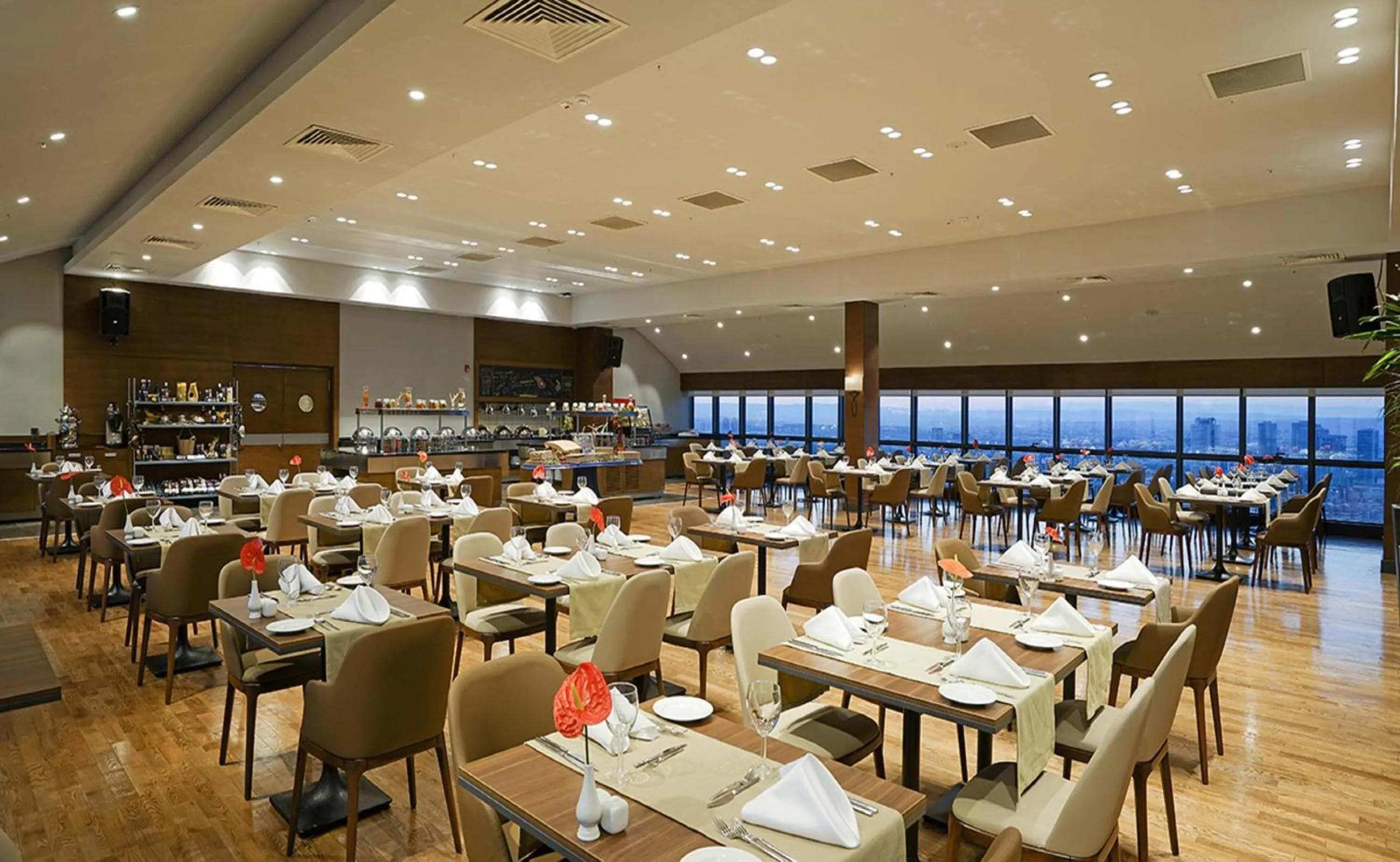 Restaurant/places to eat in Radisson Blu Hotel Ankara Cankaya