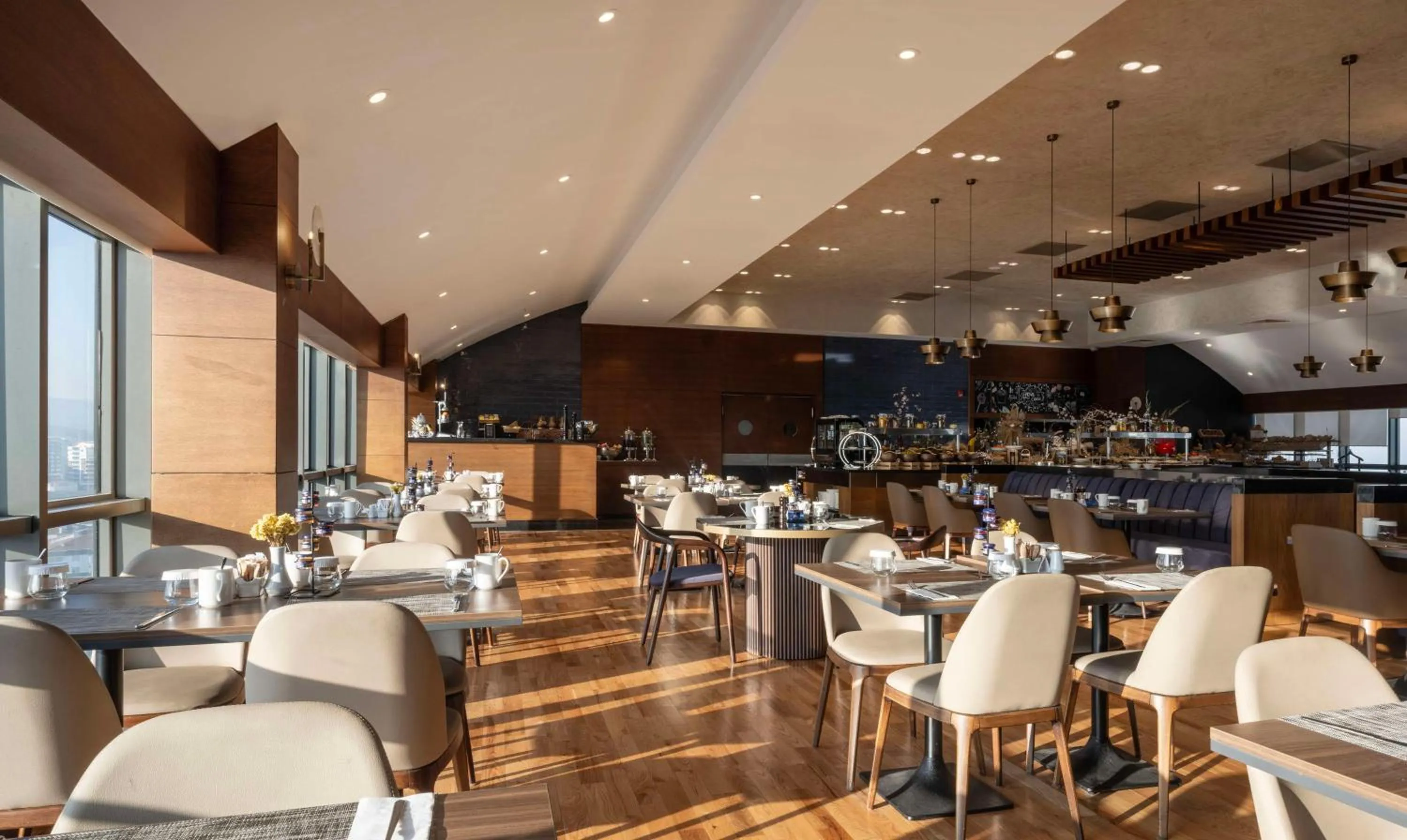 Restaurant/places to eat in Radisson Blu Hotel Ankara Cankaya