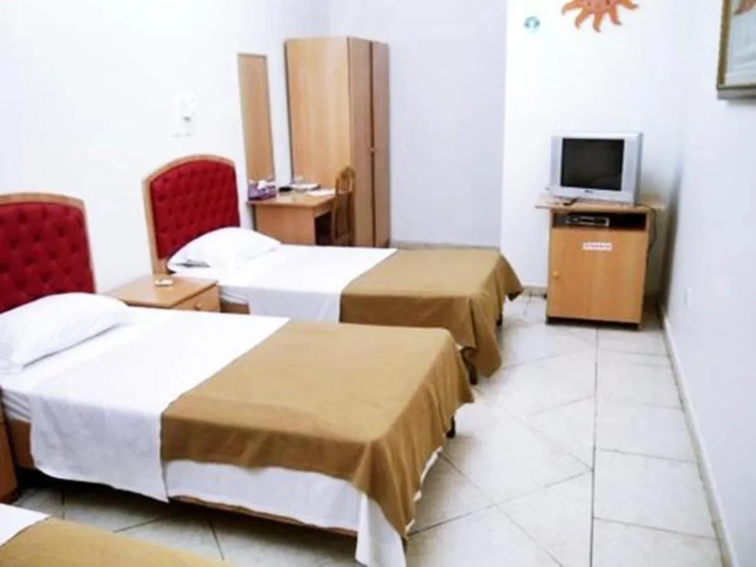 Bedroom, Bed in Sun City Hotel