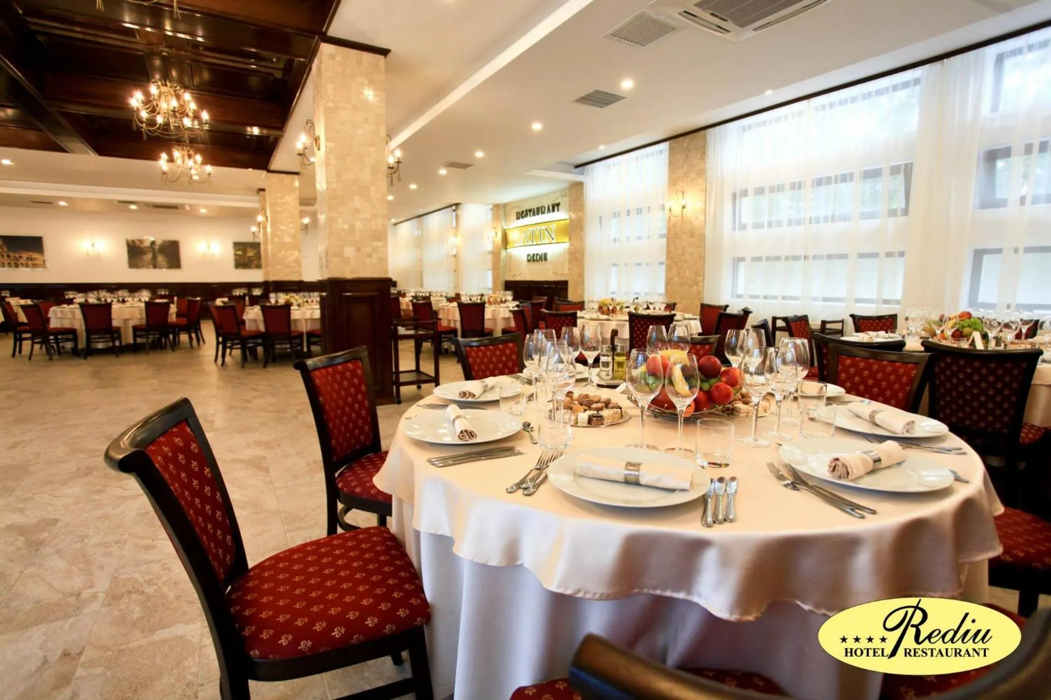 Restaurant/places to eat in Rediu Hotel & Restaurant
