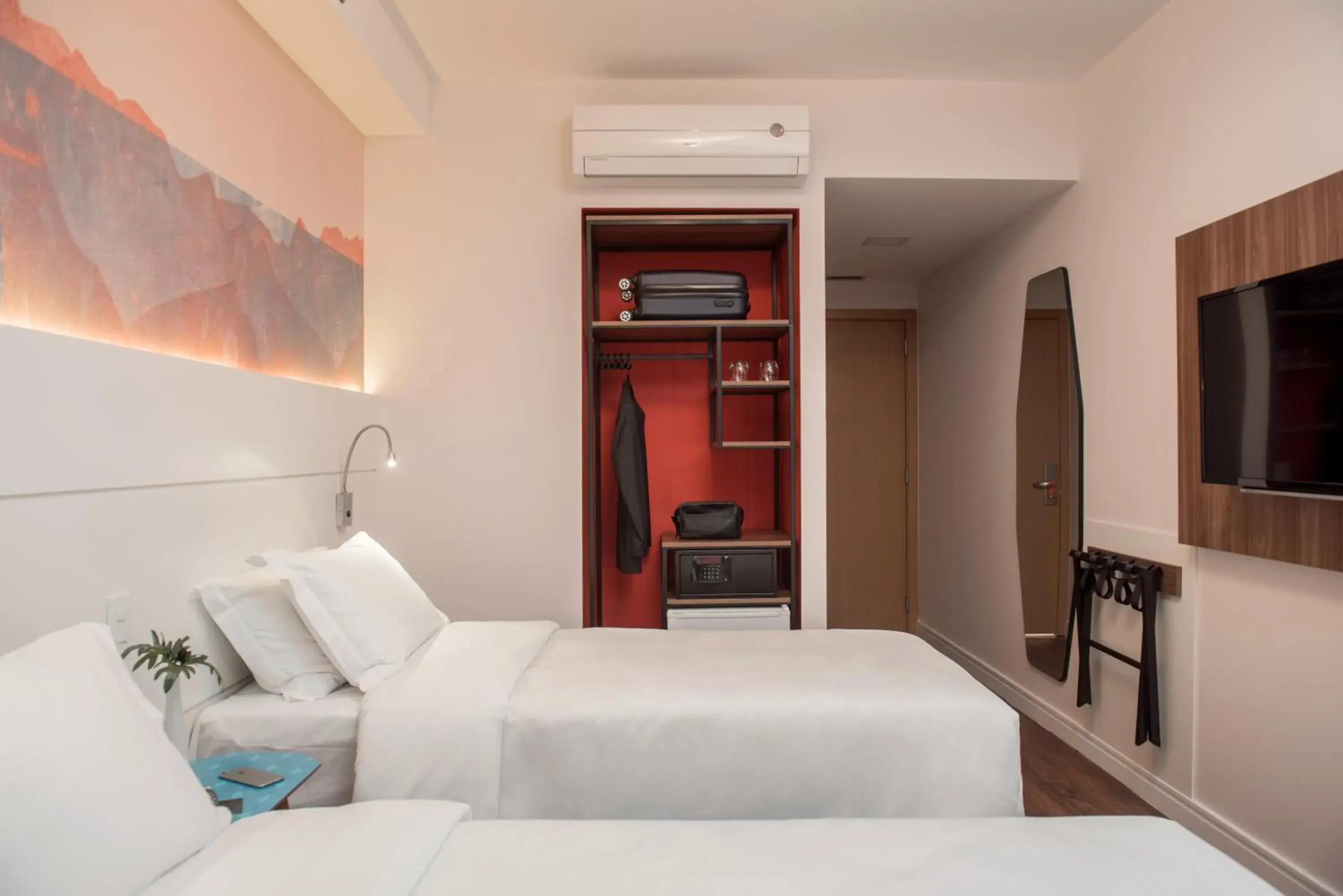 Superior Luxury Twin - single occupancy - 2 Single Beds in Intercity Porto Alegre Cidade Baixa Superior Luxury Twin - single occupancy - 2 Single Beds in Intercity Porto Alegre Cidade Baixa