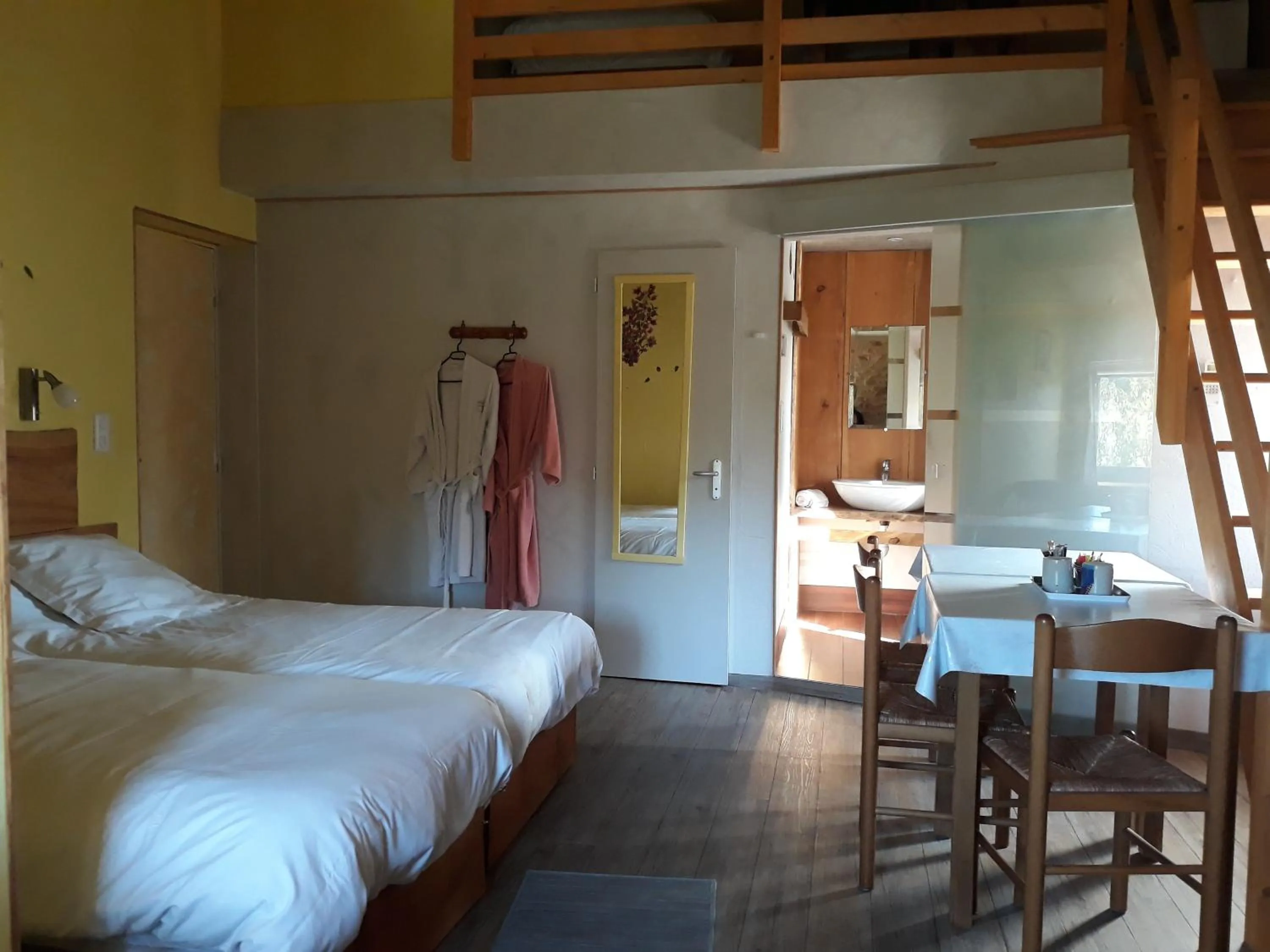 Photo of the whole room, Bed in La SERPAUDERIE