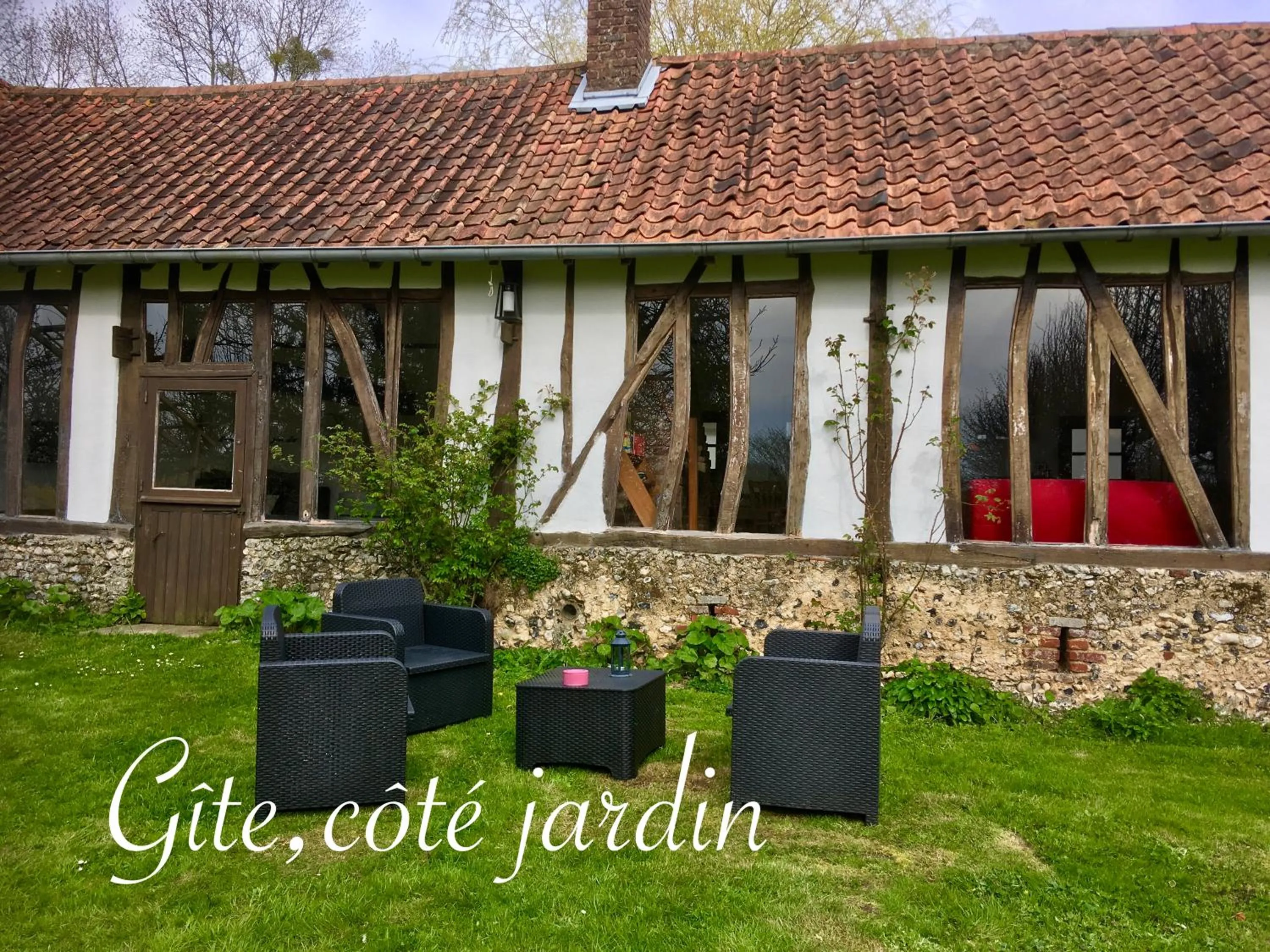 Garden, Property Building in Le Clos Dessyag