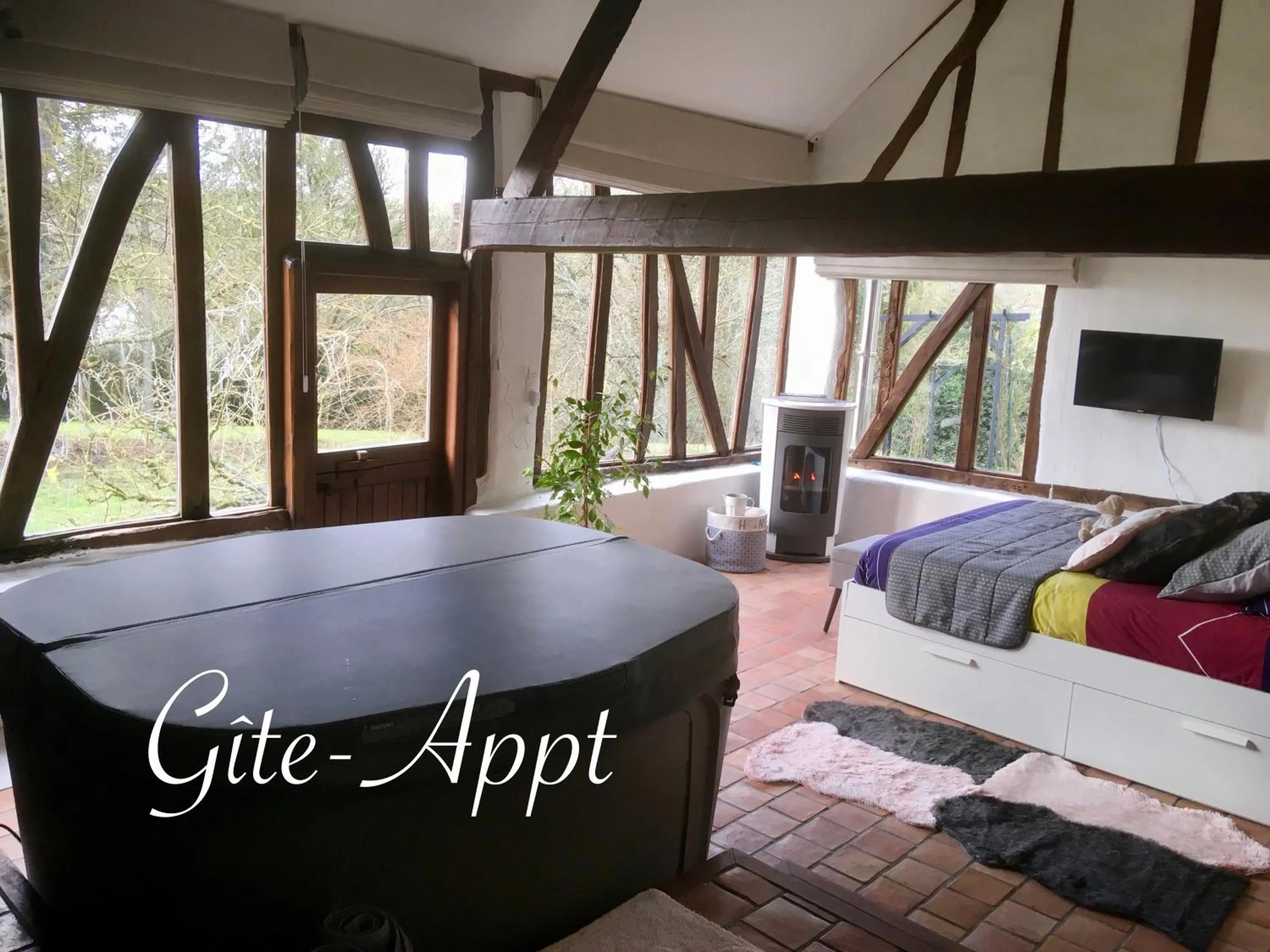 Bedroom in Le Clos Dessyag