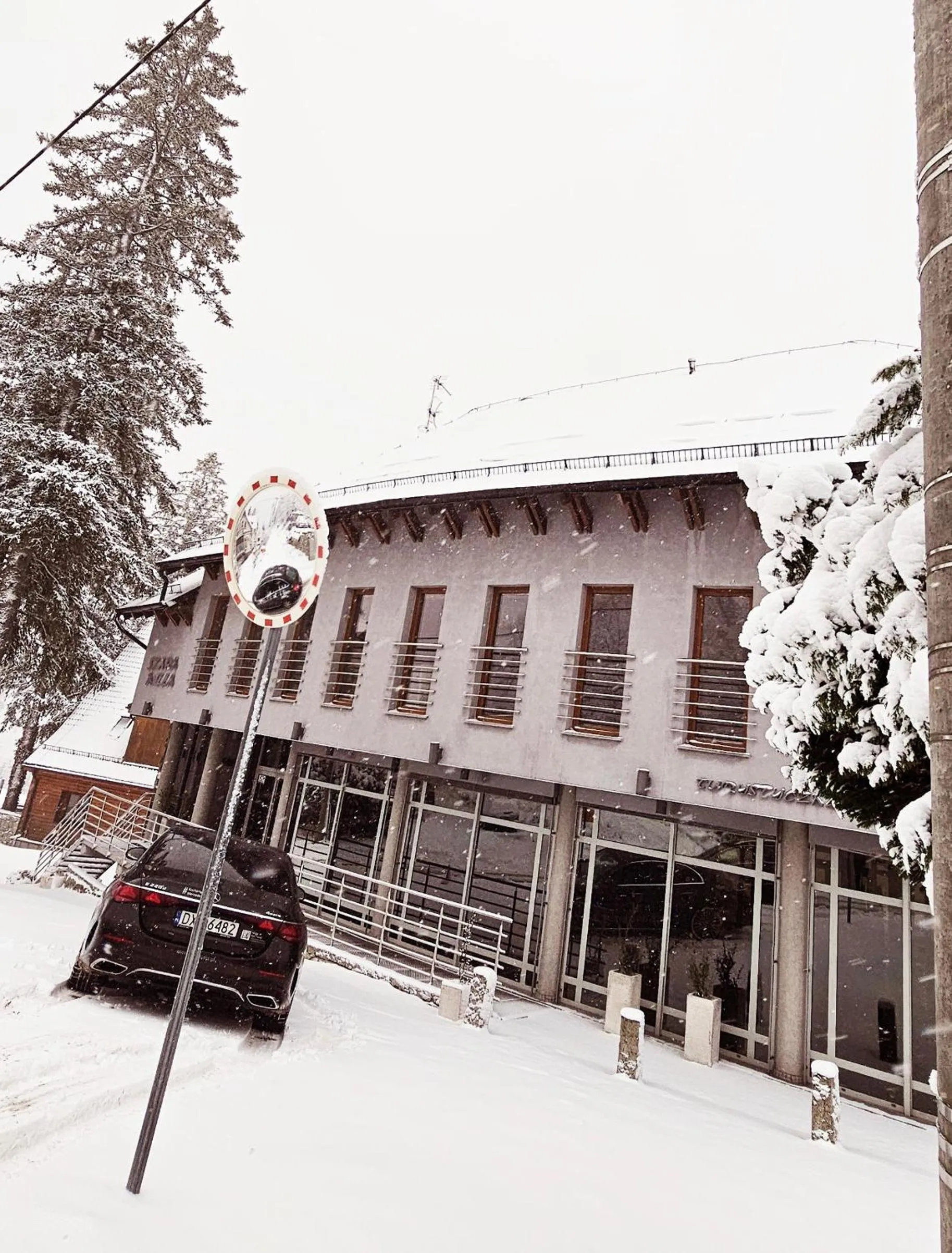 Property building in Szara Willa tuż przy wyciągu na Szrenicę