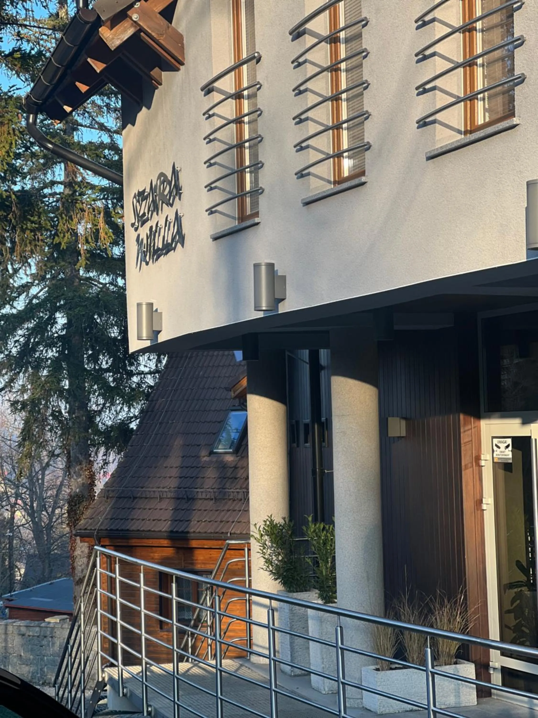 Property building in Szara Willa tuż przy wyciągu na Szrenicę